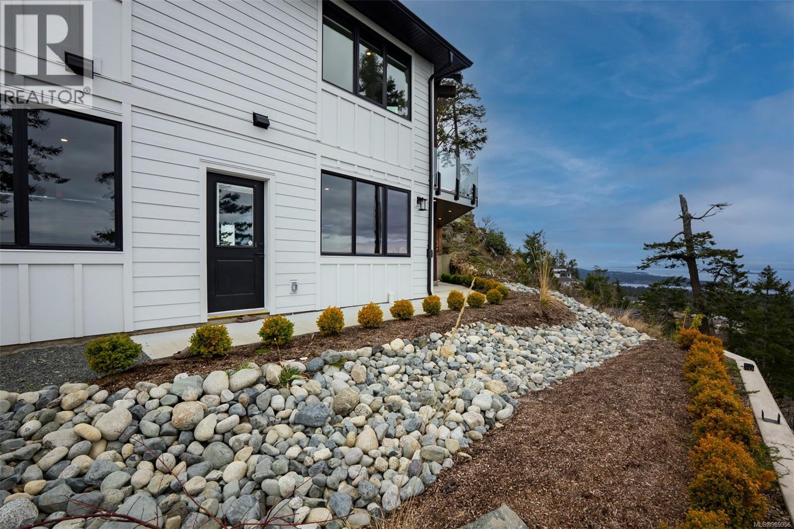 5060 Broad Ridge Pl, Lantzville