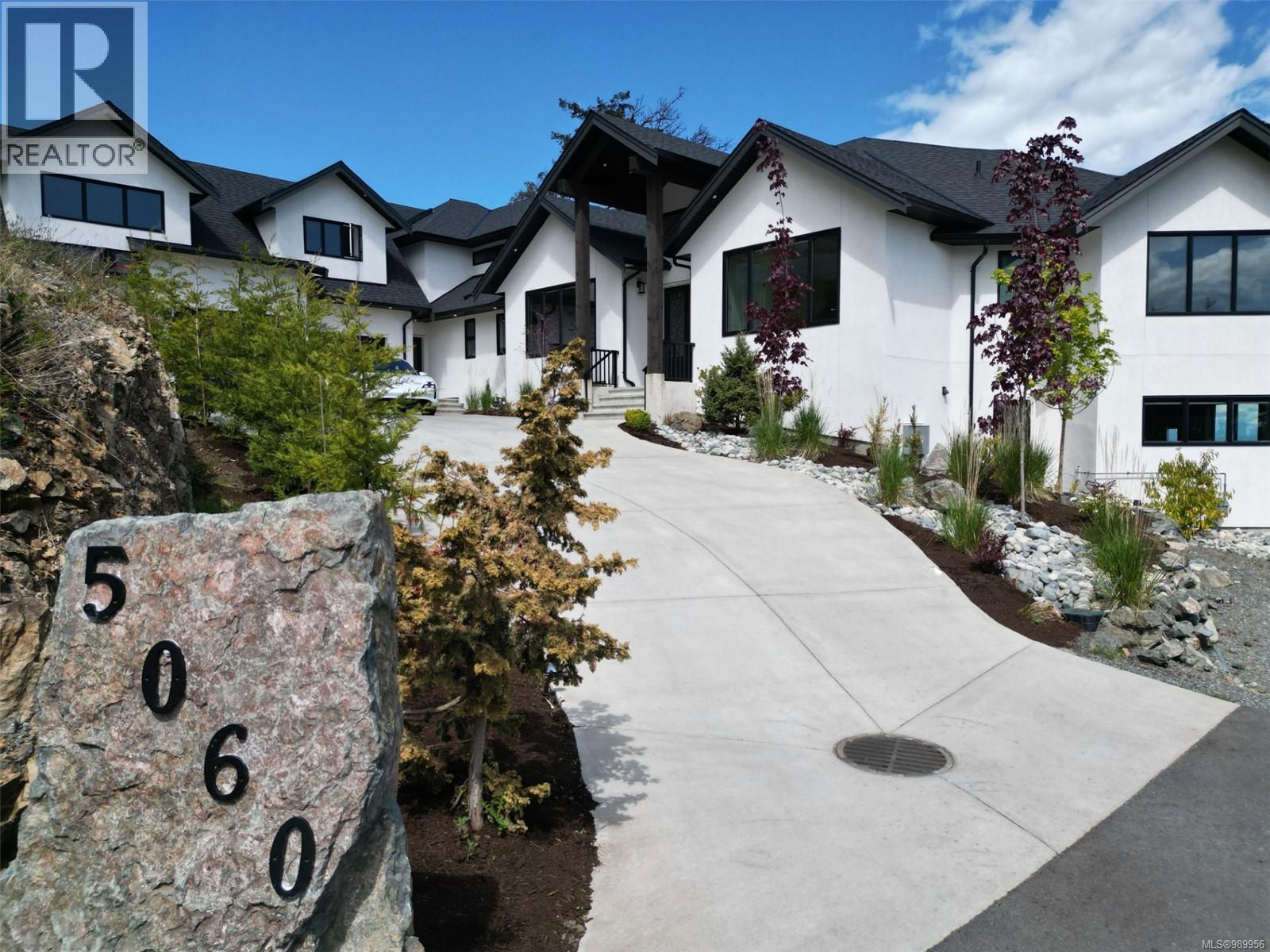 5060 Broad Ridge Pl, Lantzville