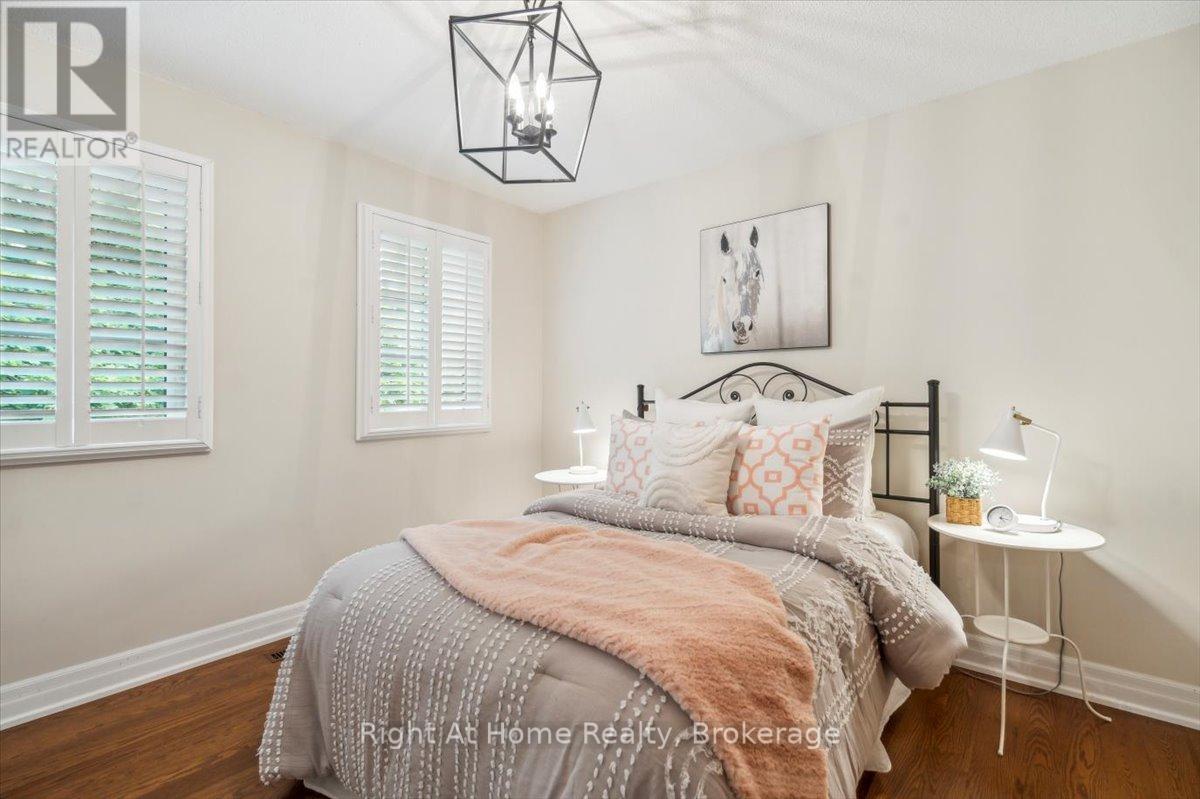 Photo 20 of 236 Odonoghue Avenue, Oakville ON