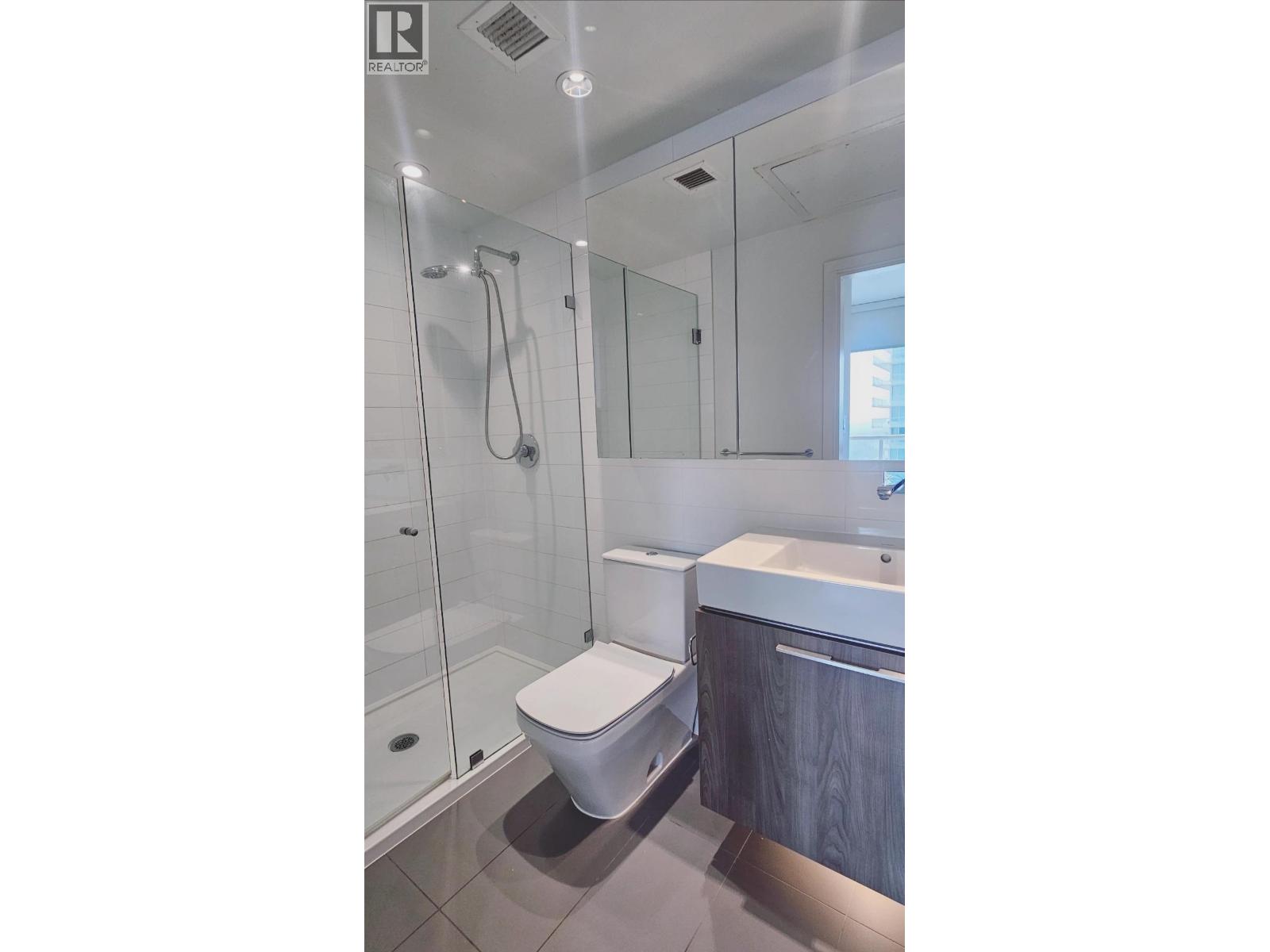 Photo 4 of 4601 1955 Alpha Way, Burnaby BC