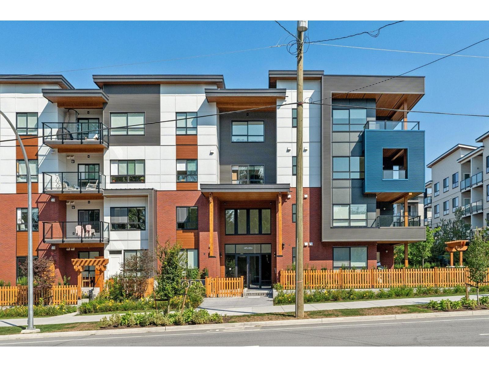 Photo 1 of 204 20286 72 B Avenue, Langley BC