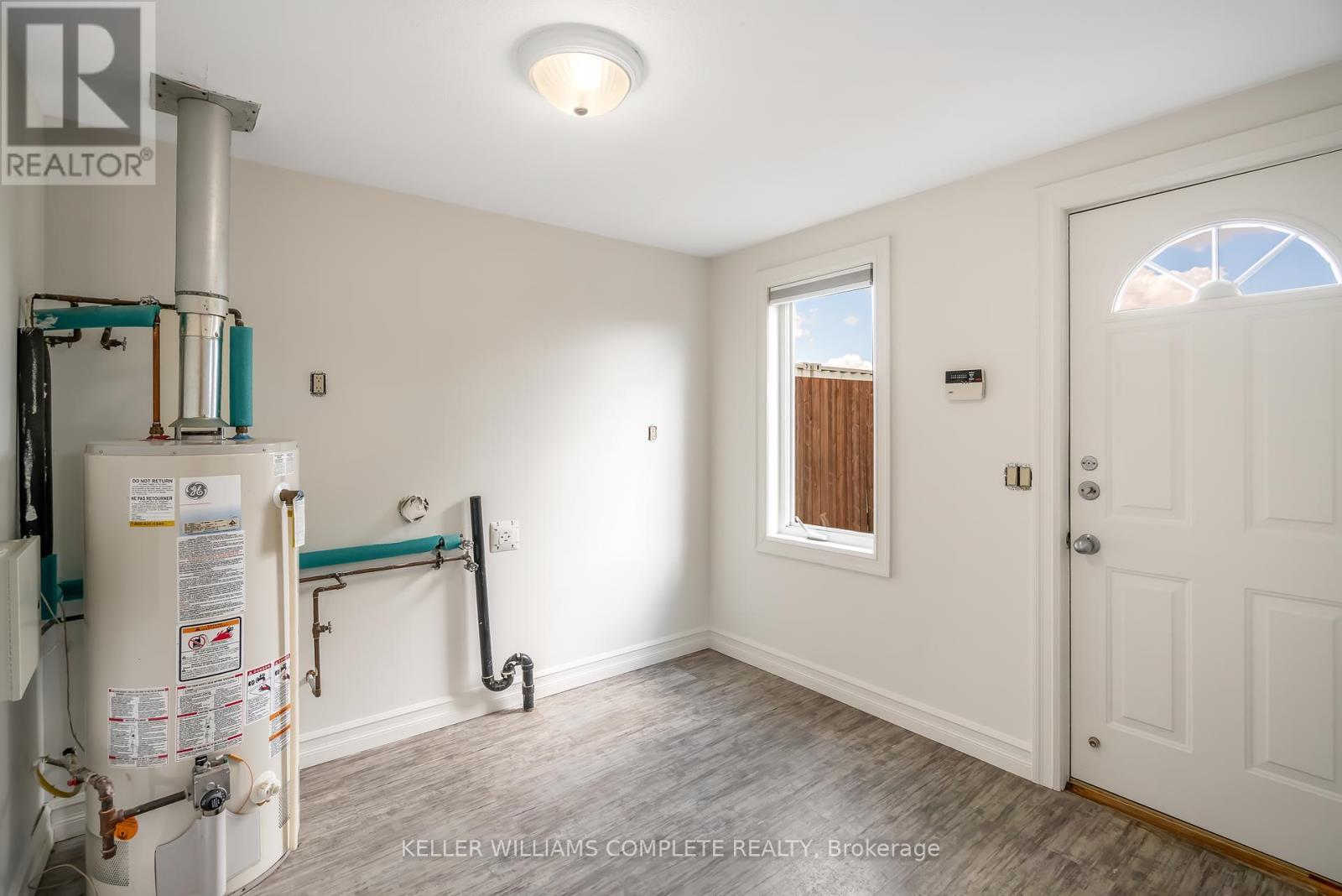 Photo 24 of 1076 Spears Road, Fort Erie ON