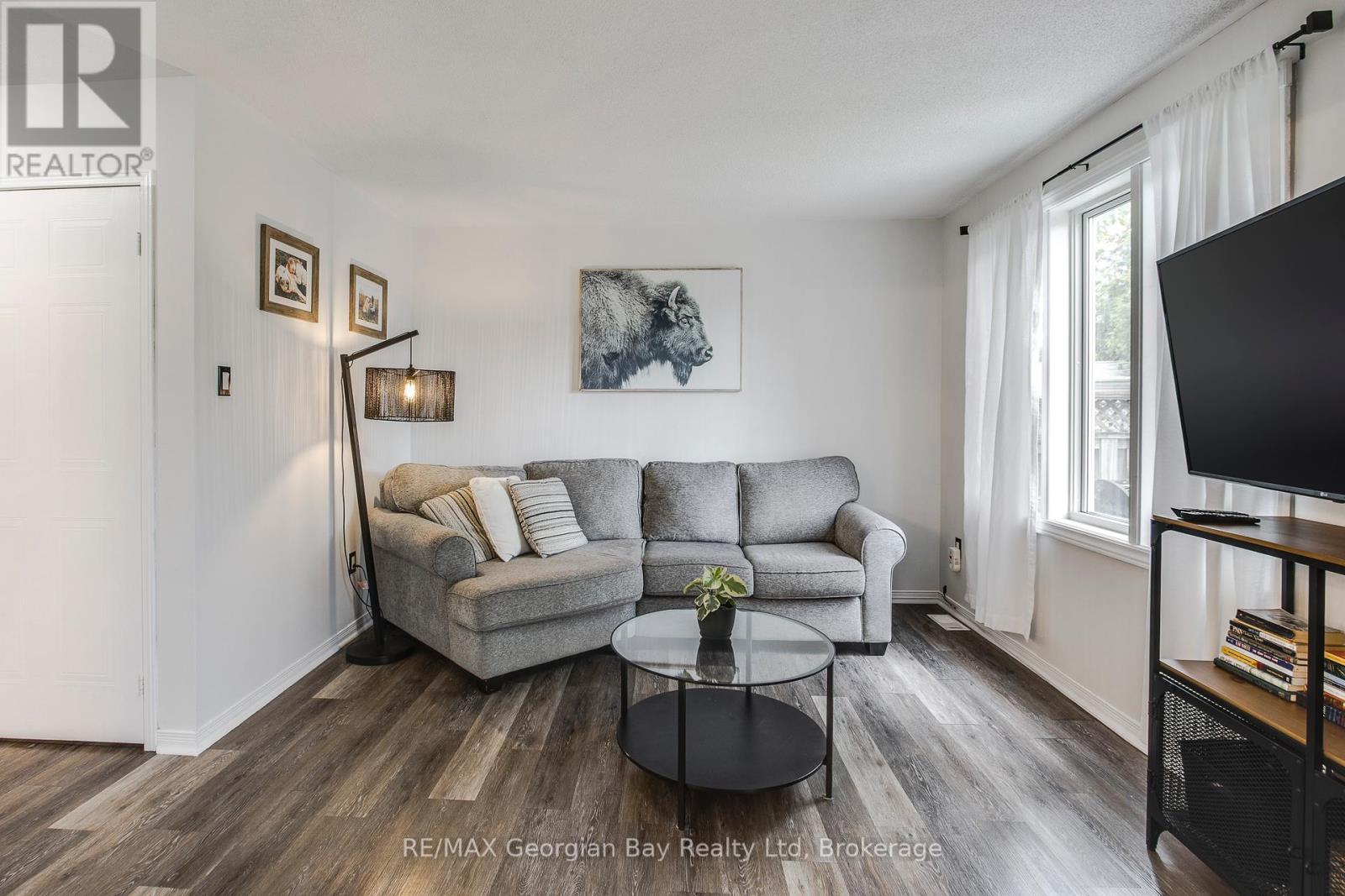 Photo 13 of 319 Ellen Street, Midland ON