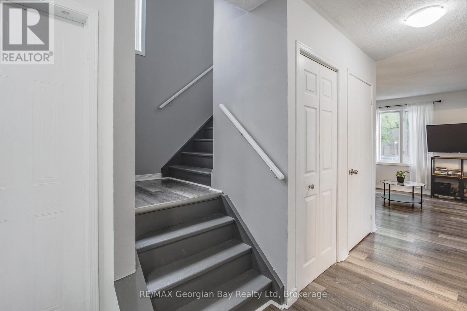 Photo 5 of 319 Ellen Street, Midland ON