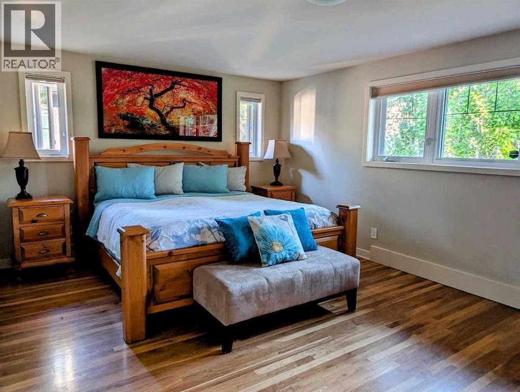 Photo 10 of 633 23 Avenue Ne, Calgary AB