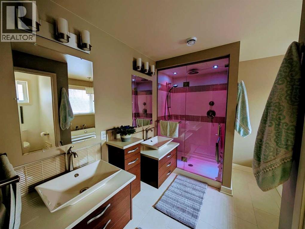 Photo 11 of 633 23 Avenue Ne, Calgary AB