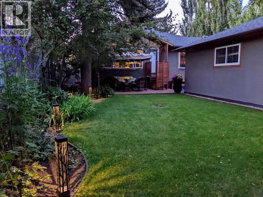 Photo 3 of 633 23 Avenue Ne, Calgary AB