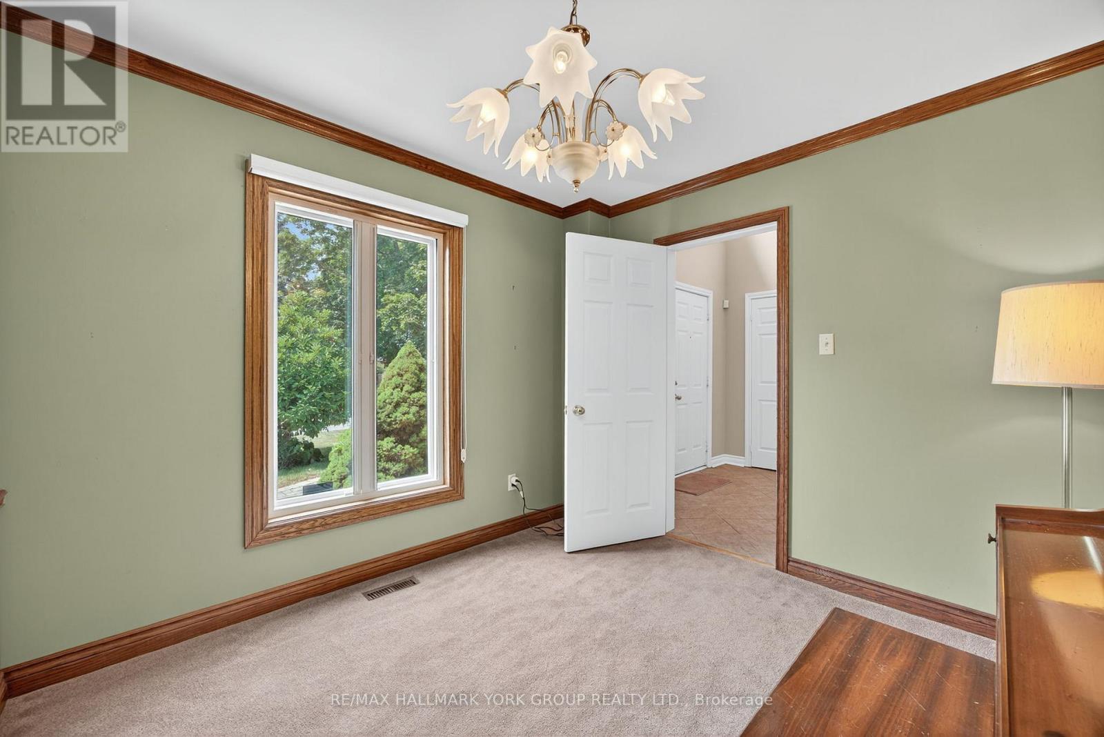 Photo 23 of 64 Craigleith Crescent, Richmond Hill ON