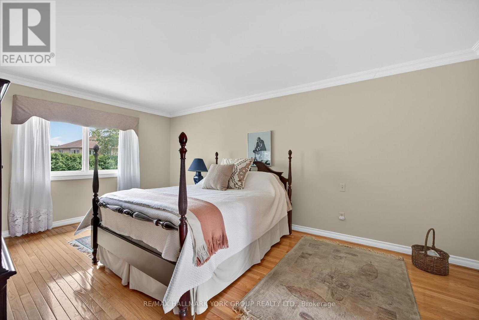 Photo 27 of 64 Craigleith Crescent, Richmond Hill ON