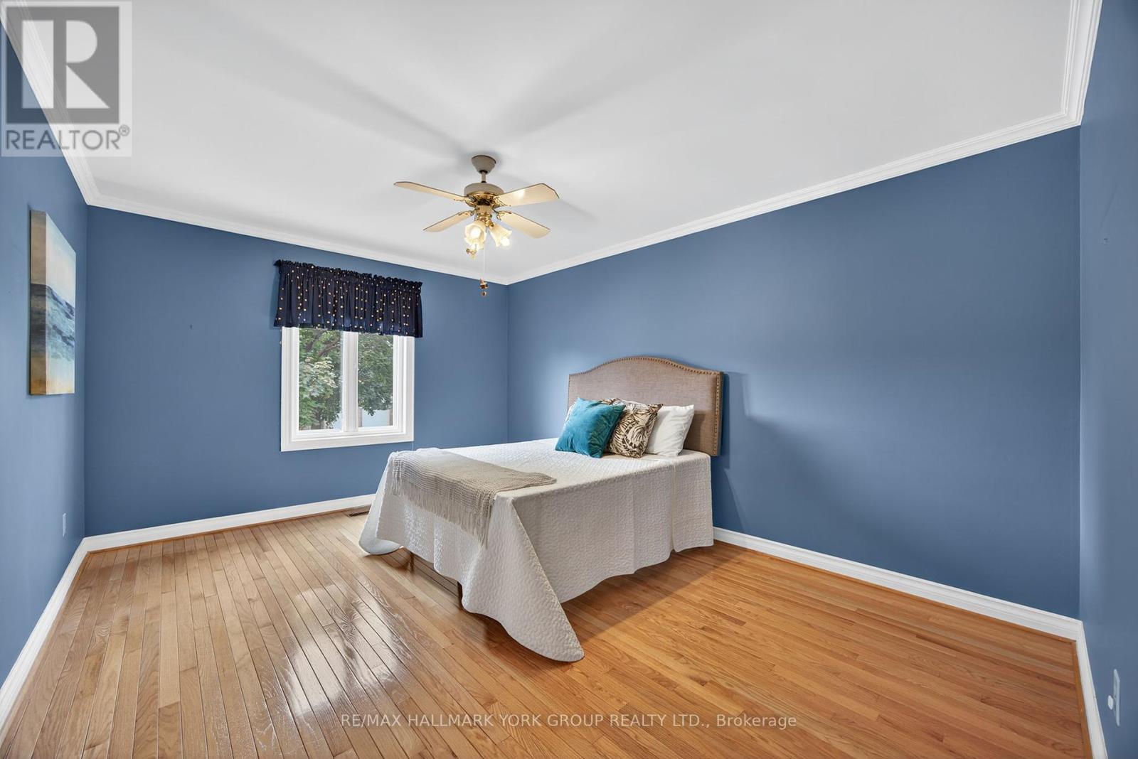 Photo 32 of 64 Craigleith Crescent, Richmond Hill ON