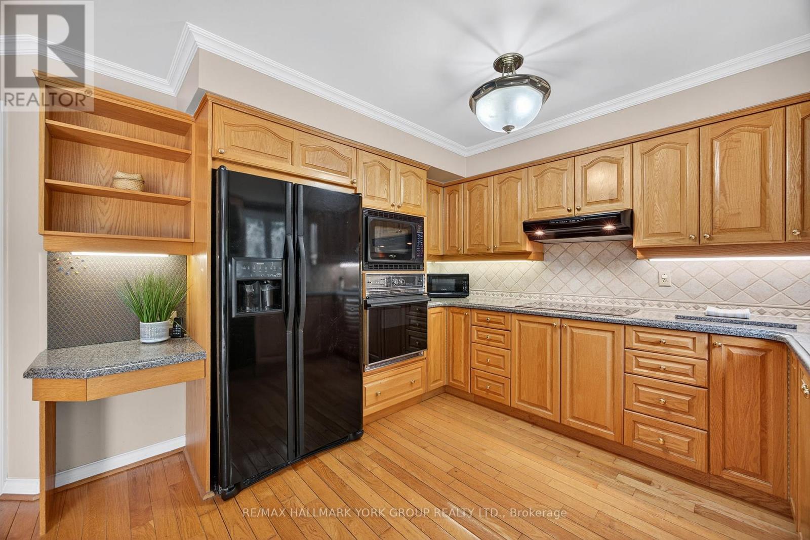 Photo 13 of 64 Craigleith Crescent, Richmond Hill ON