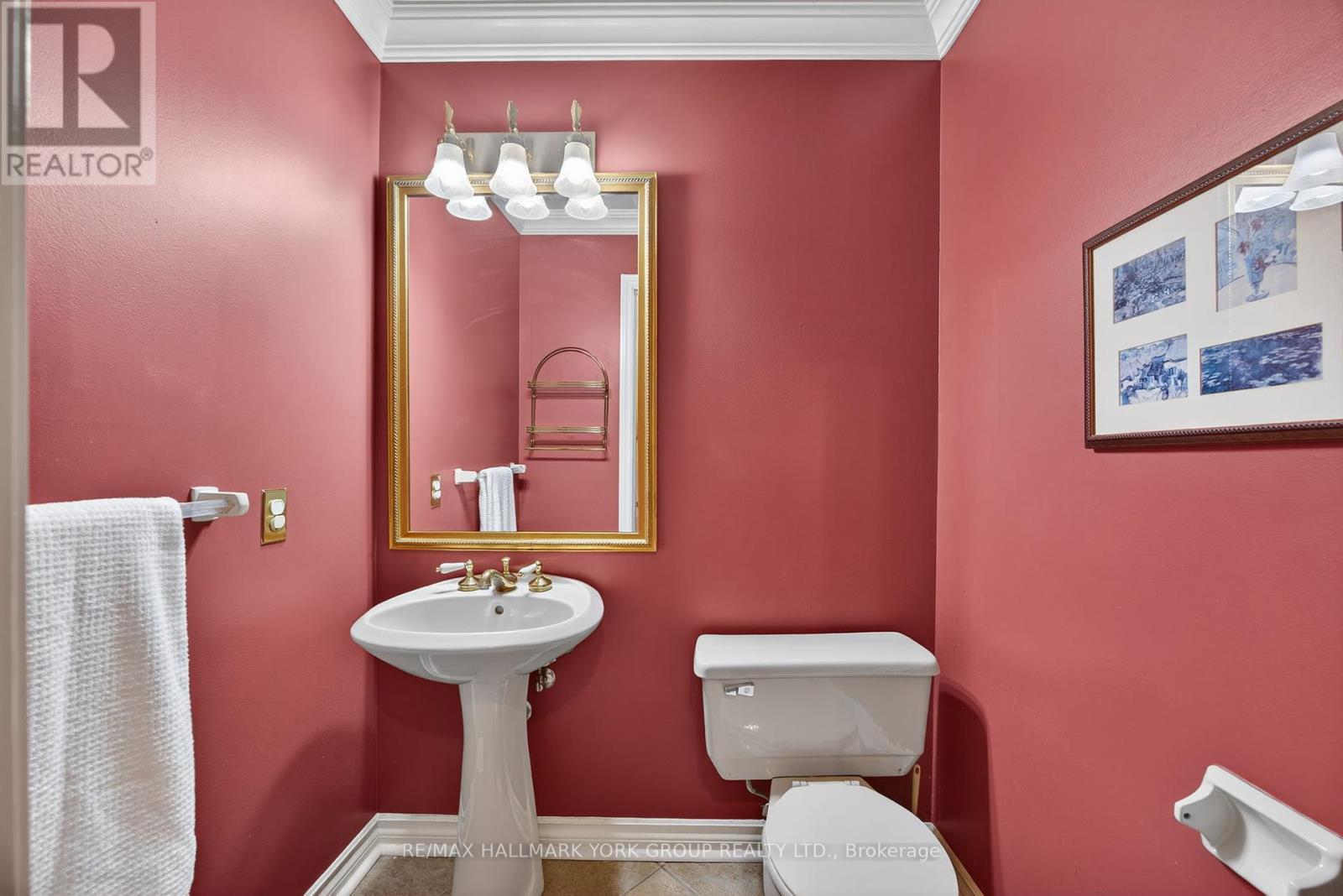 Photo 24 of 64 Craigleith Crescent, Richmond Hill ON