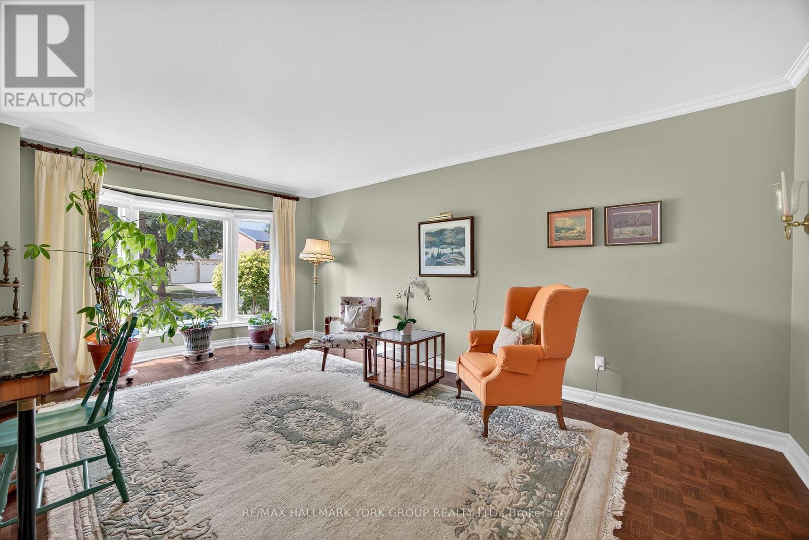 Photo 6 of 64 Craigleith Crescent, Richmond Hill ON