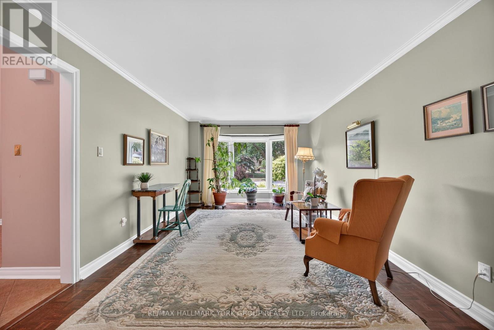 Photo 7 of 64 Craigleith Crescent, Richmond Hill ON