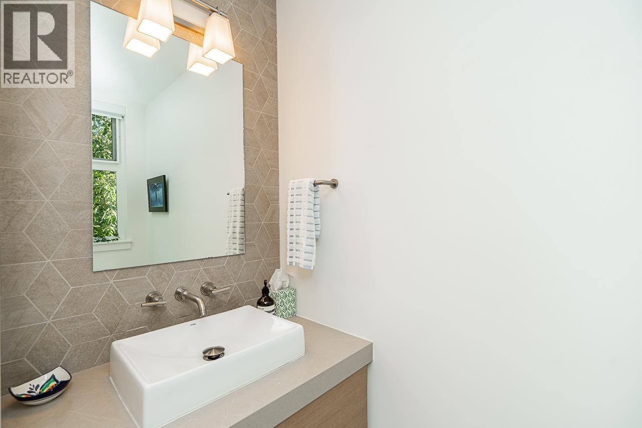 Photo 14 of 102 1205 Harold Road, North Vancouver BC