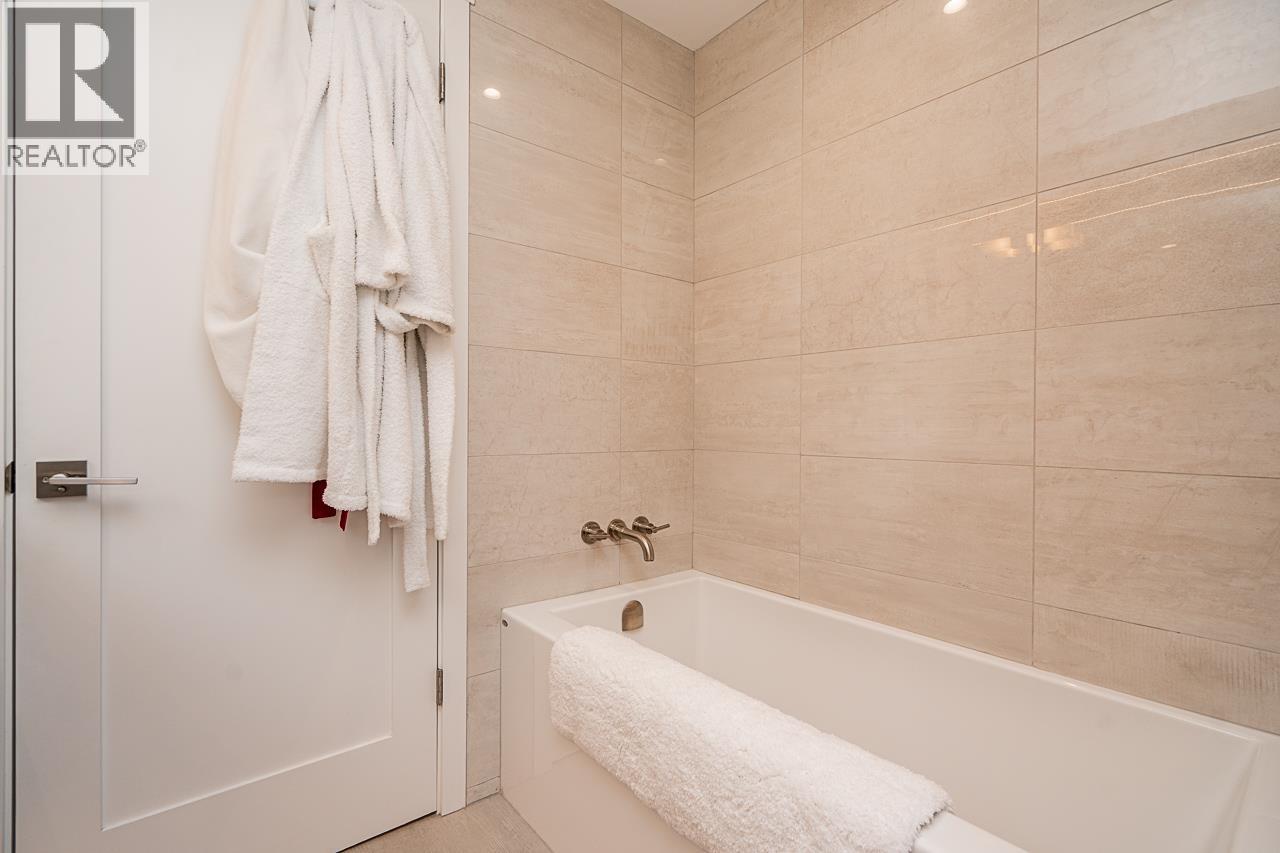 Photo 17 of 102 1205 Harold Road, North Vancouver BC