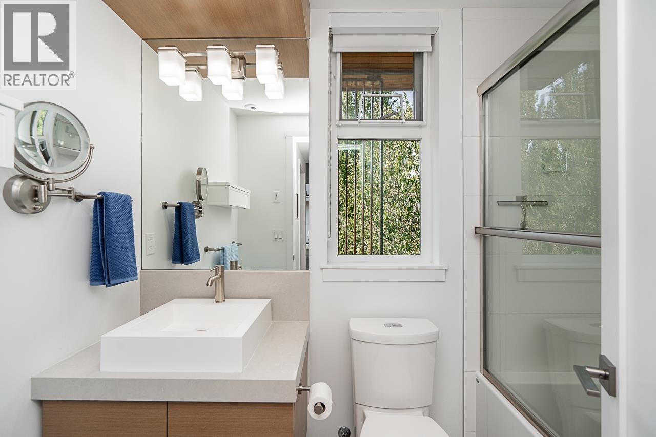 Photo 21 of 102 1205 Harold Road, North Vancouver BC