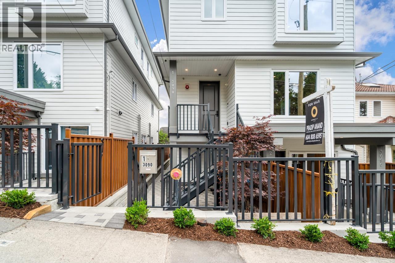 Photo 2 of 1 3090 Vanness Avenue, Vancouver BC
