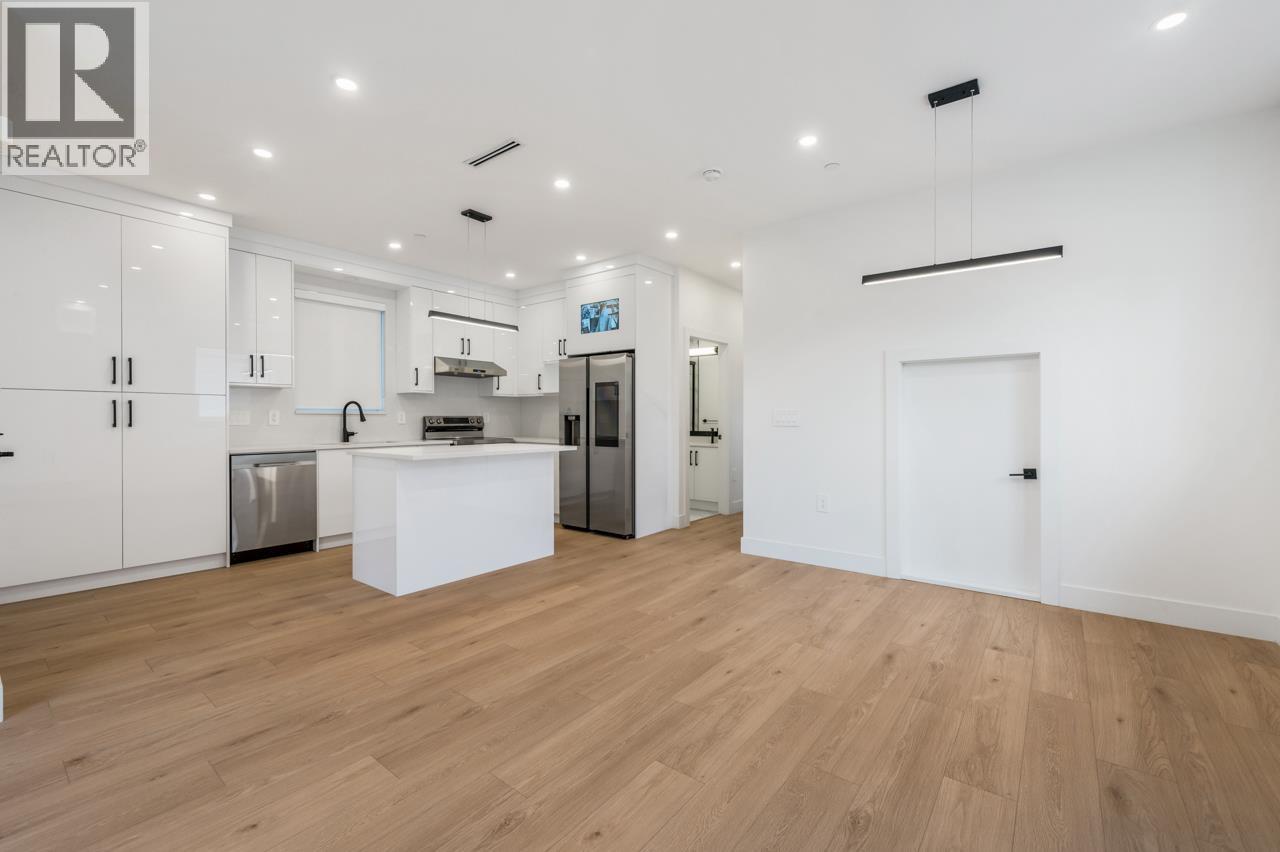 Photo 5 of 1 3090 Vanness Avenue, Vancouver BC