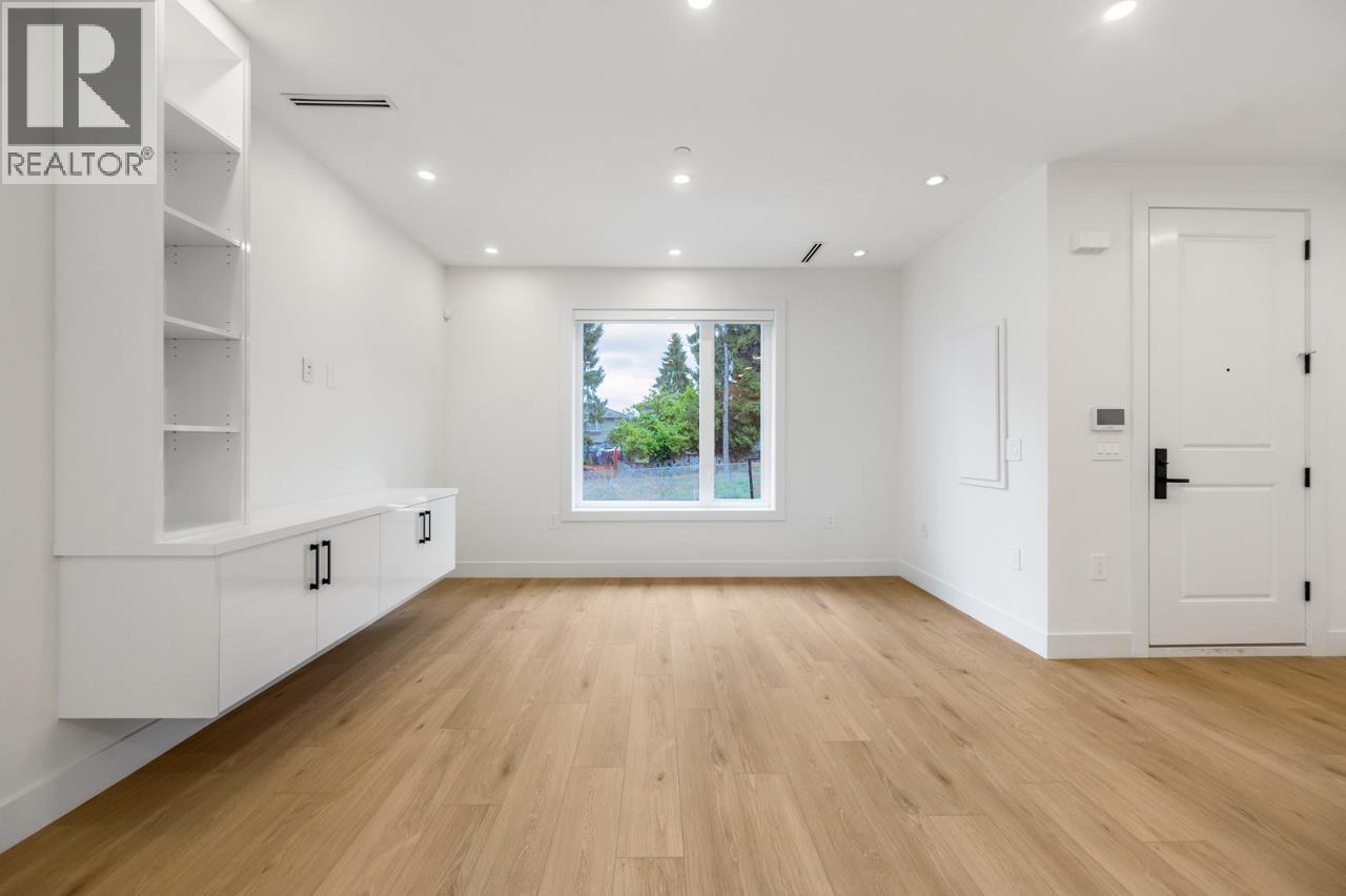 Photo 9 of 1 3090 Vanness Avenue, Vancouver BC