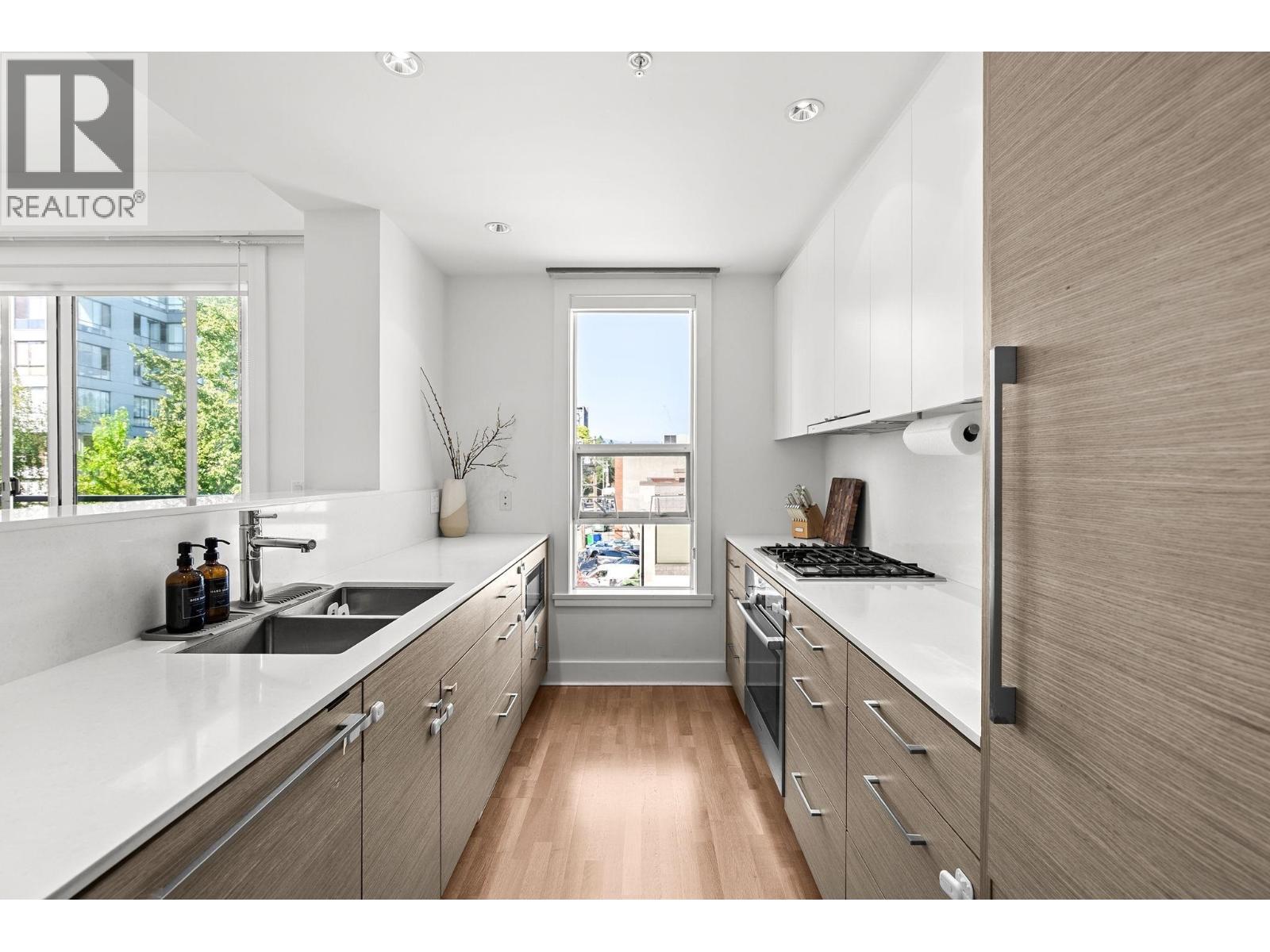 Photo 11 of 306 2128 W 40th Avenue, Vancouver BC