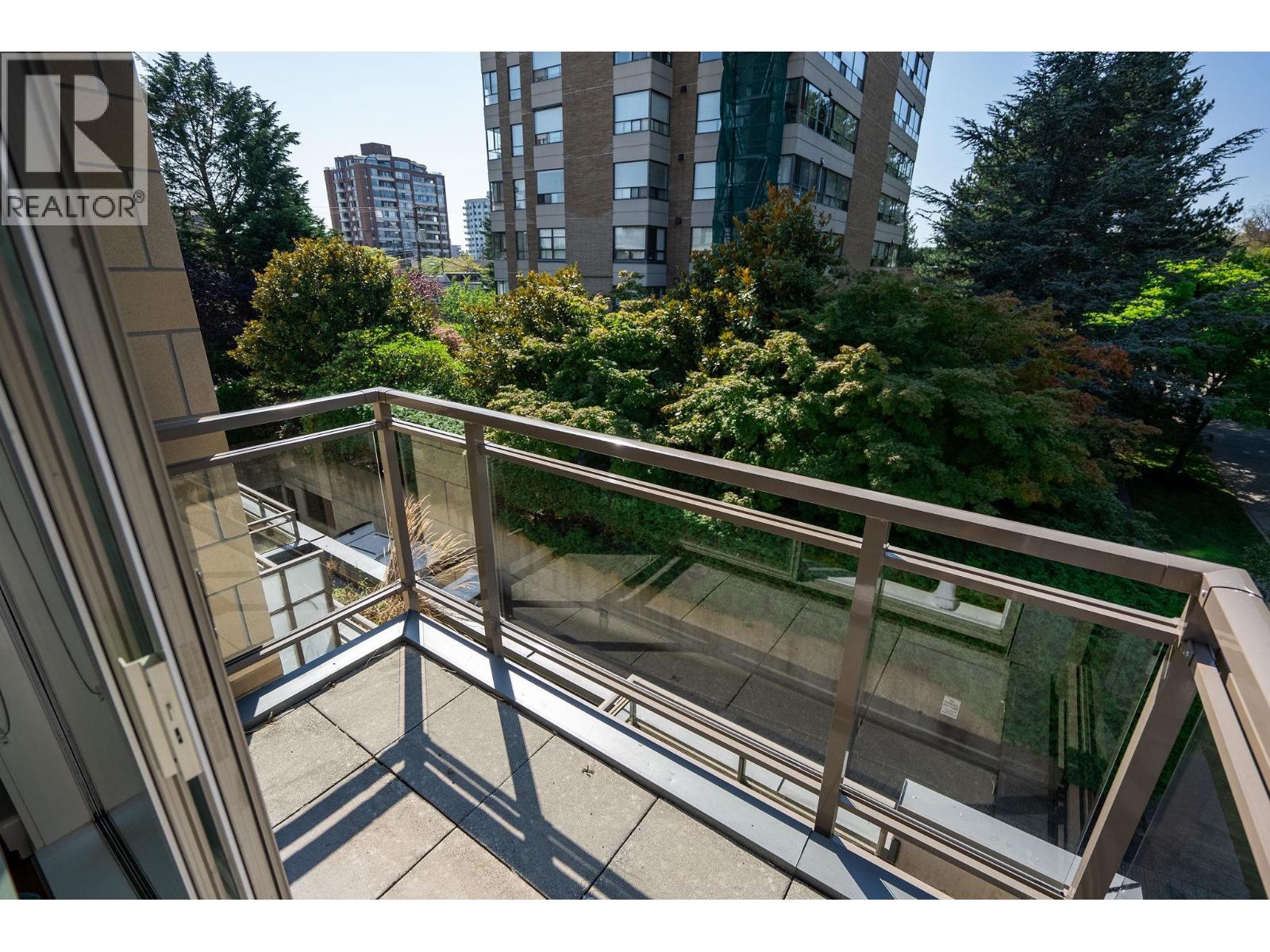 Photo 14 of 306 2128 W 40th Avenue, Vancouver BC