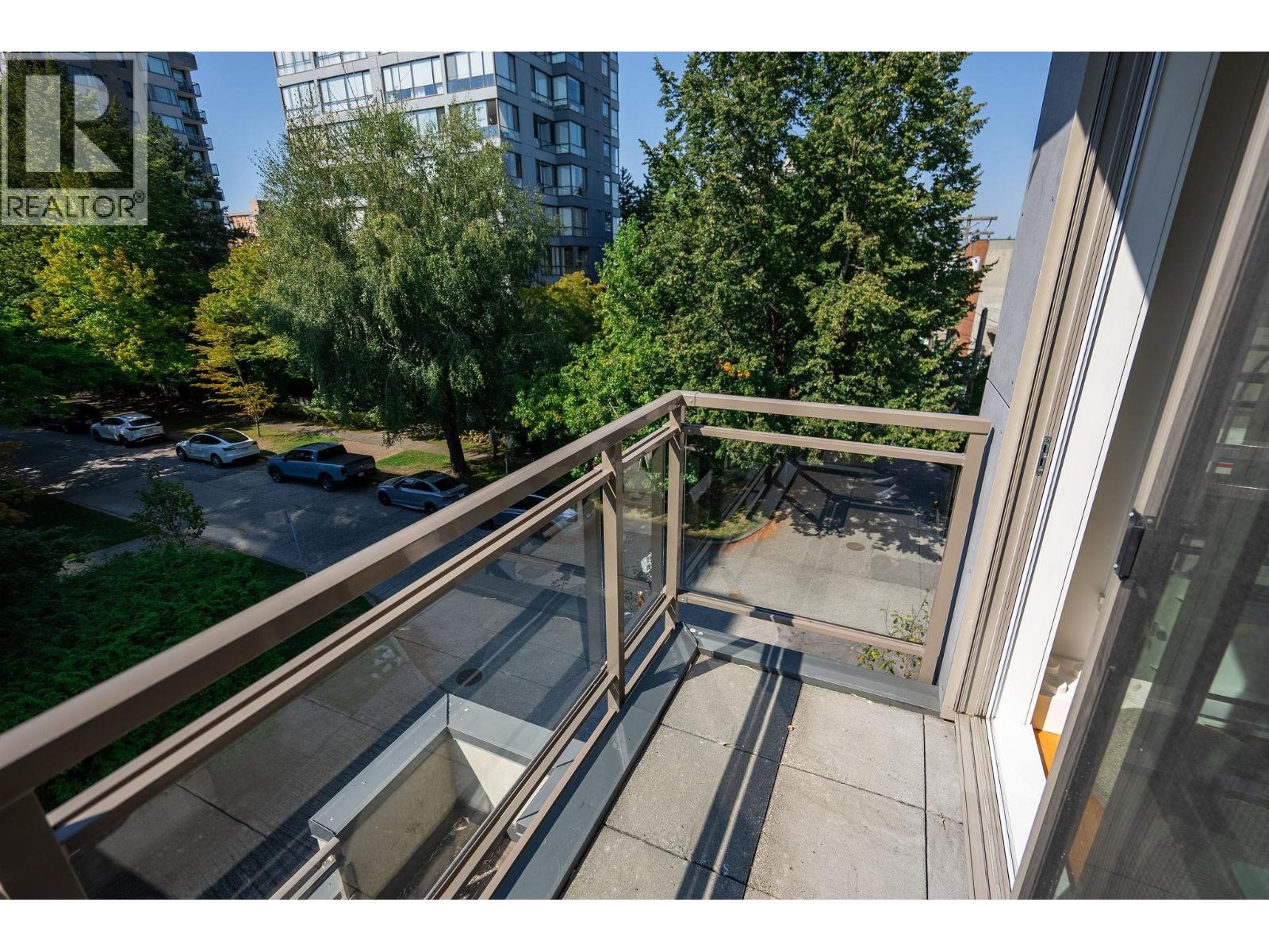 Photo 15 of 306 2128 W 40th Avenue, Vancouver BC
