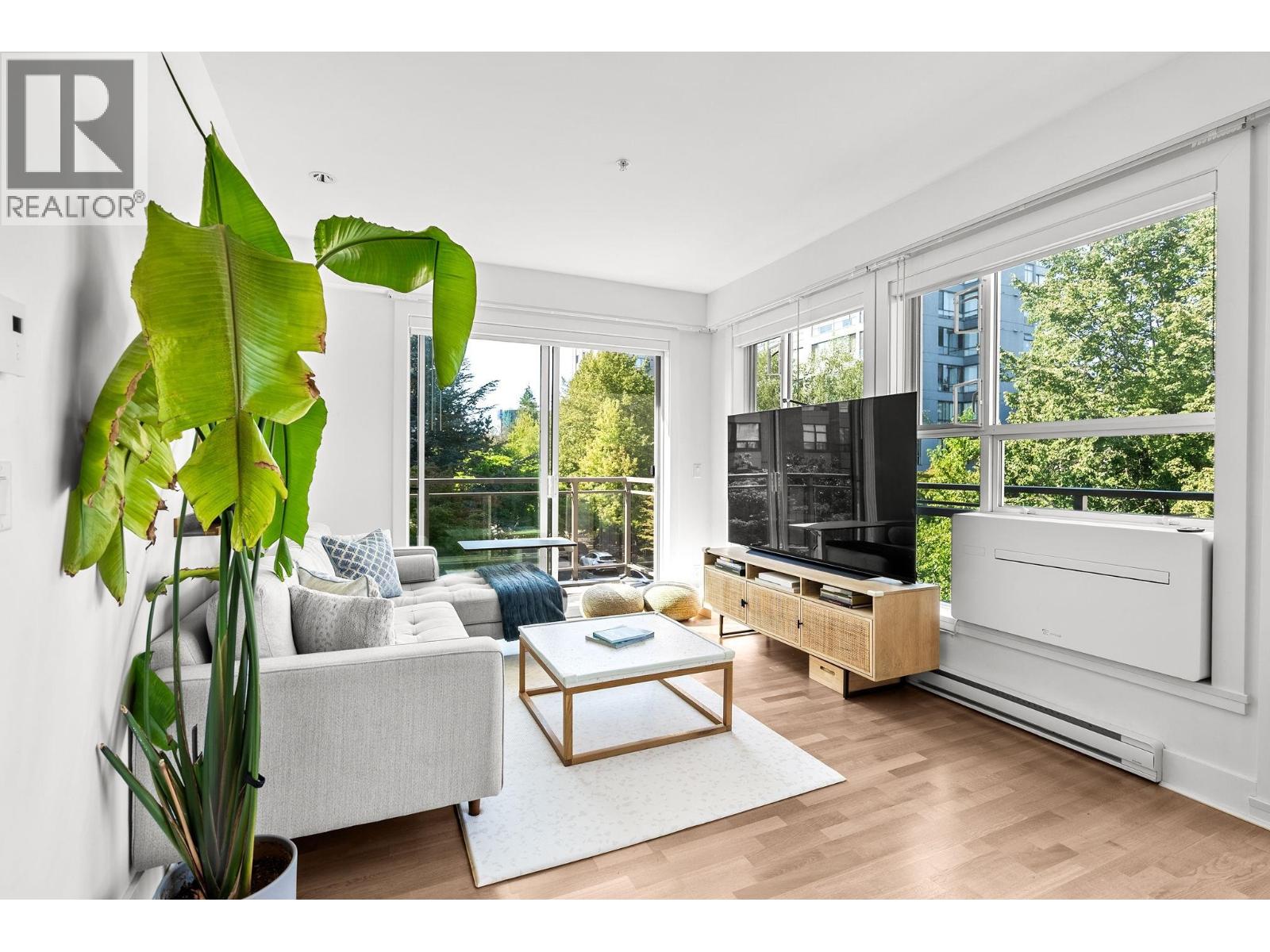 Photo 2 of 306 2128 W 40th Avenue, Vancouver BC