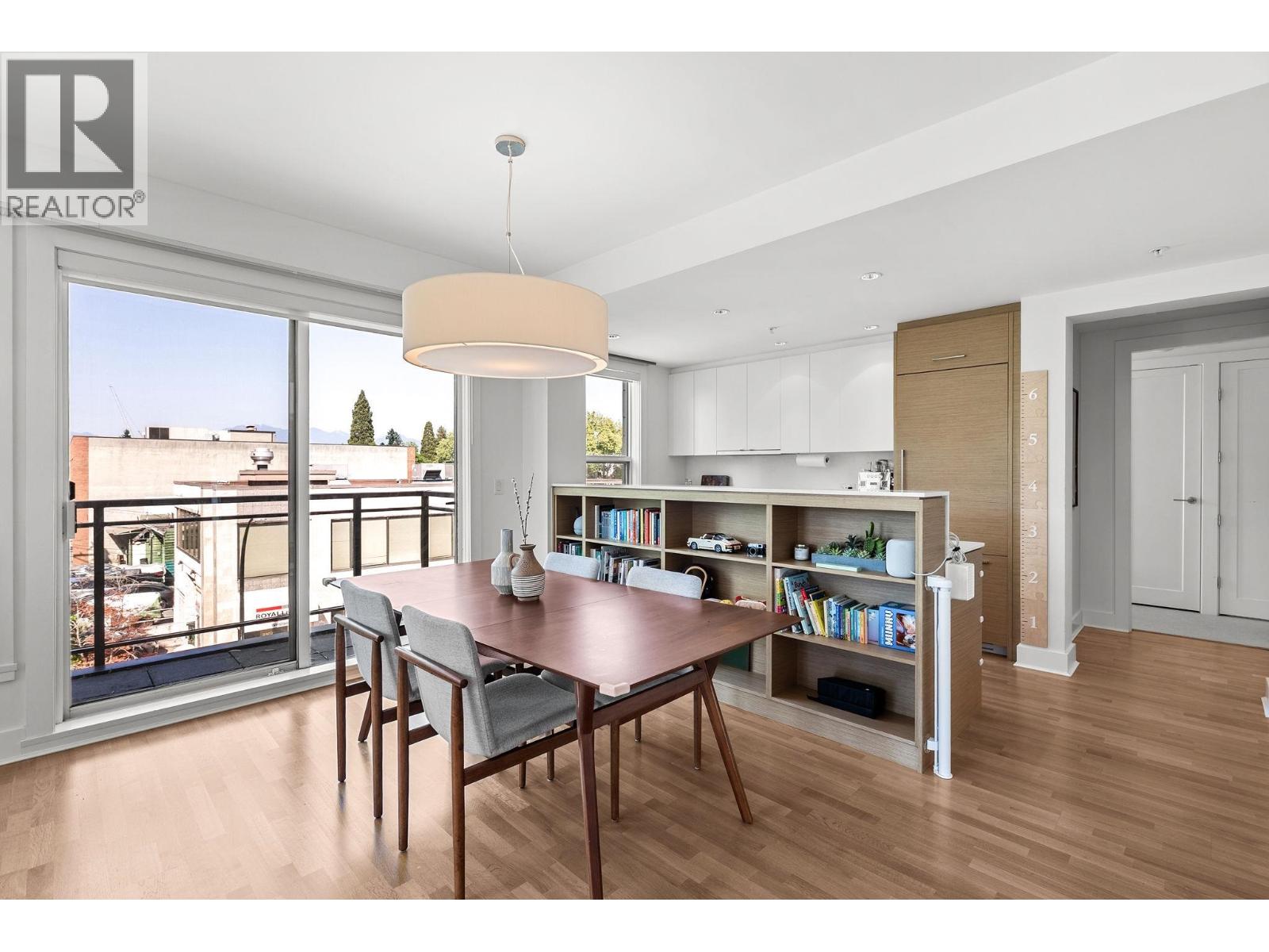 Photo 9 of 306 2128 W 40th Avenue, Vancouver BC