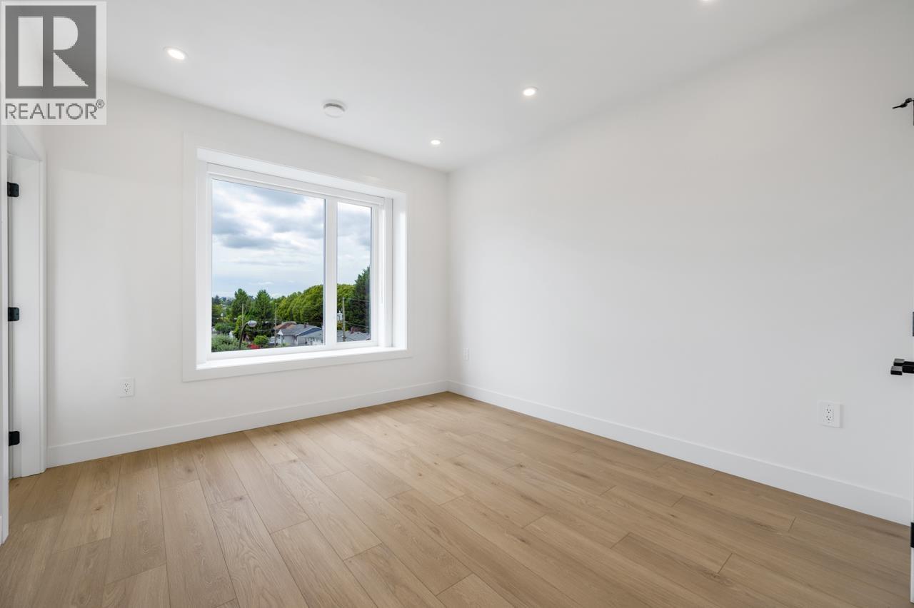 Photo 12 of 3 3090 Vanness Avenue, Vancouver BC
