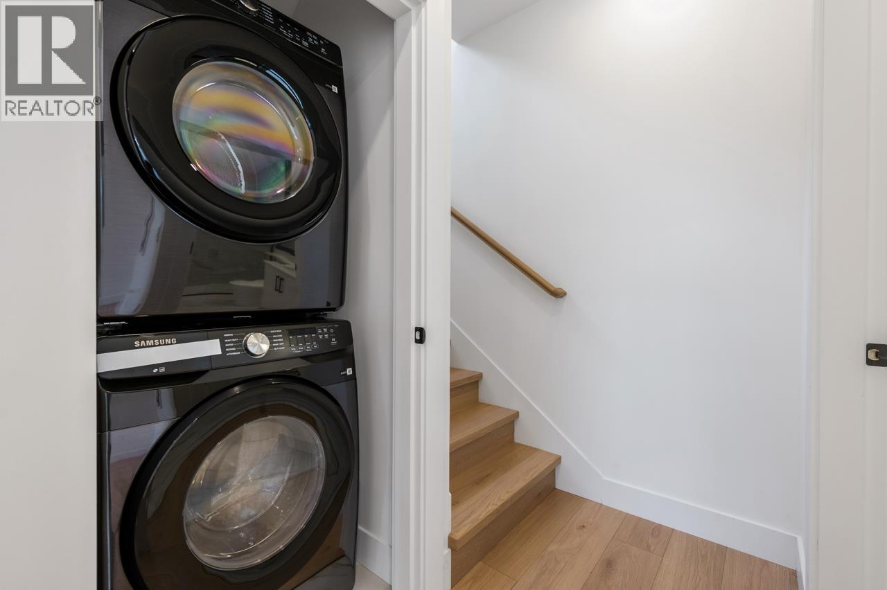 Photo 15 of 3 3090 Vanness Avenue, Vancouver BC
