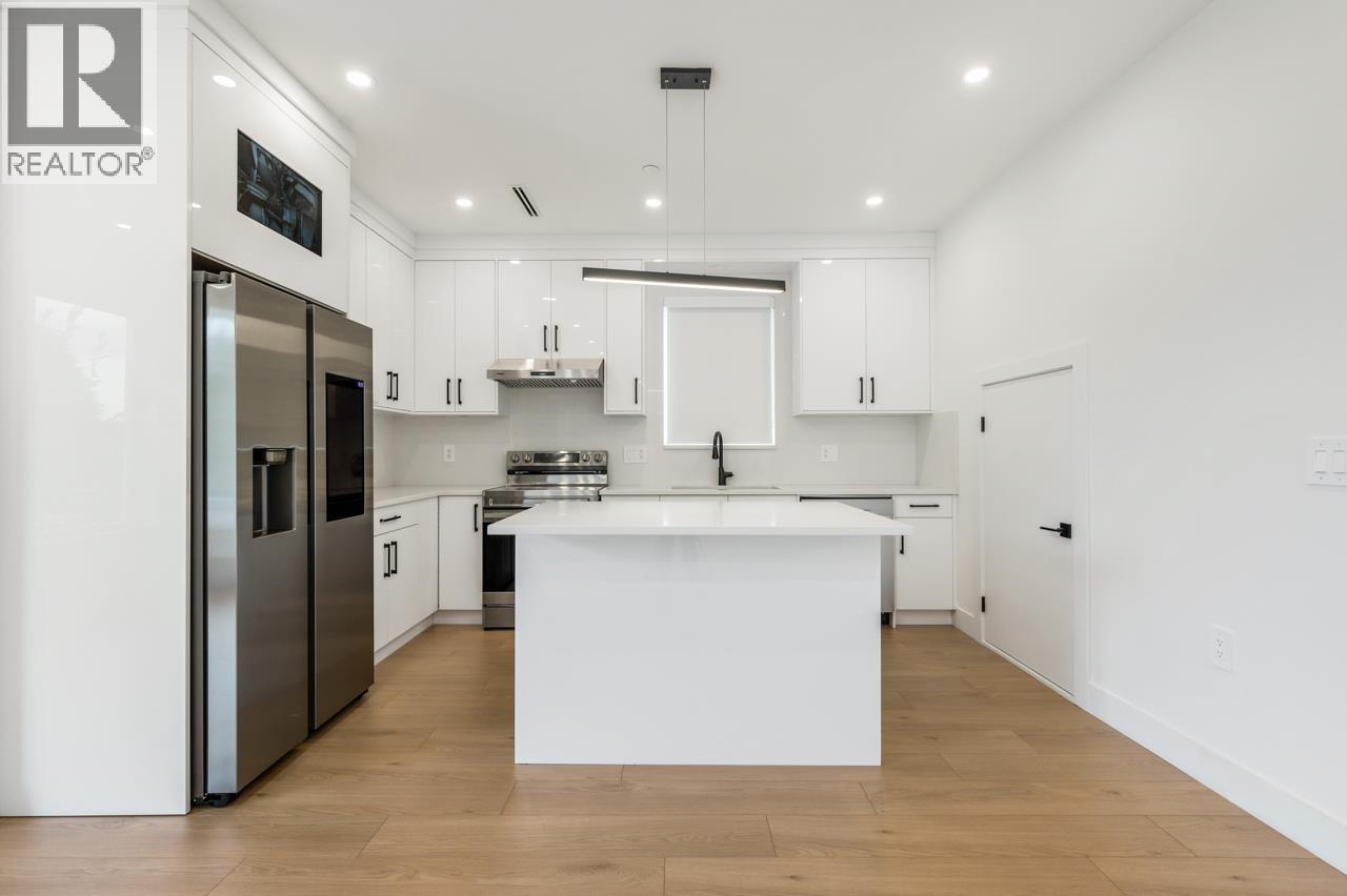 Photo 6 of 3 3090 Vanness Avenue, Vancouver BC