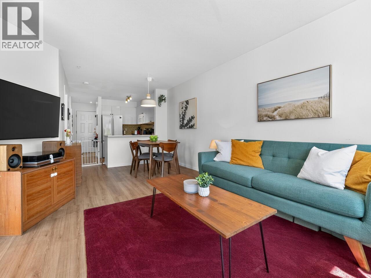 Photo 11 of 302 2388 Triumph Street, Vancouver BC