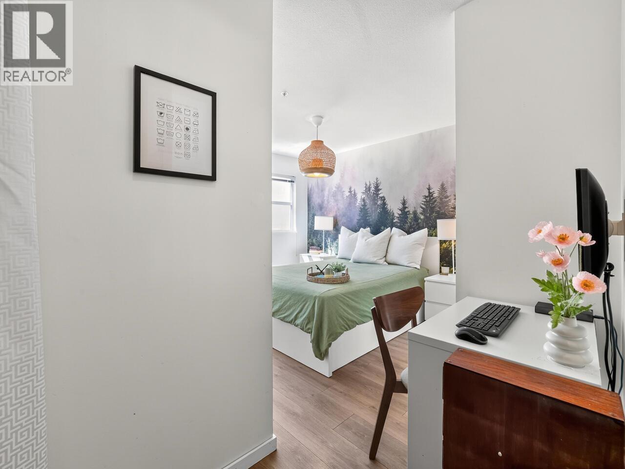 Photo 17 of 302 2388 Triumph Street, Vancouver BC