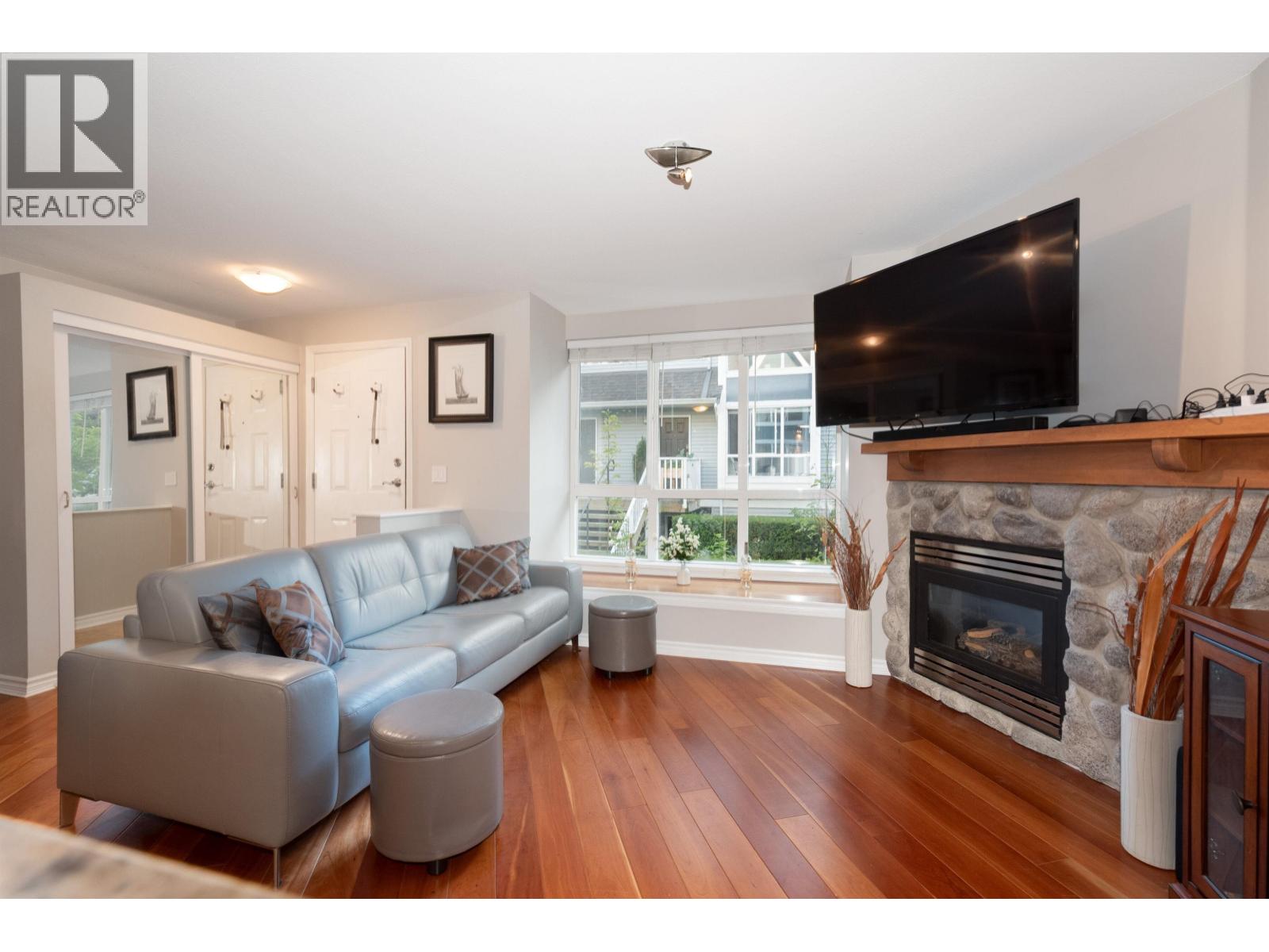 Photo 5 of 6 1015 Lynn Valley Road, North Vancouver BC