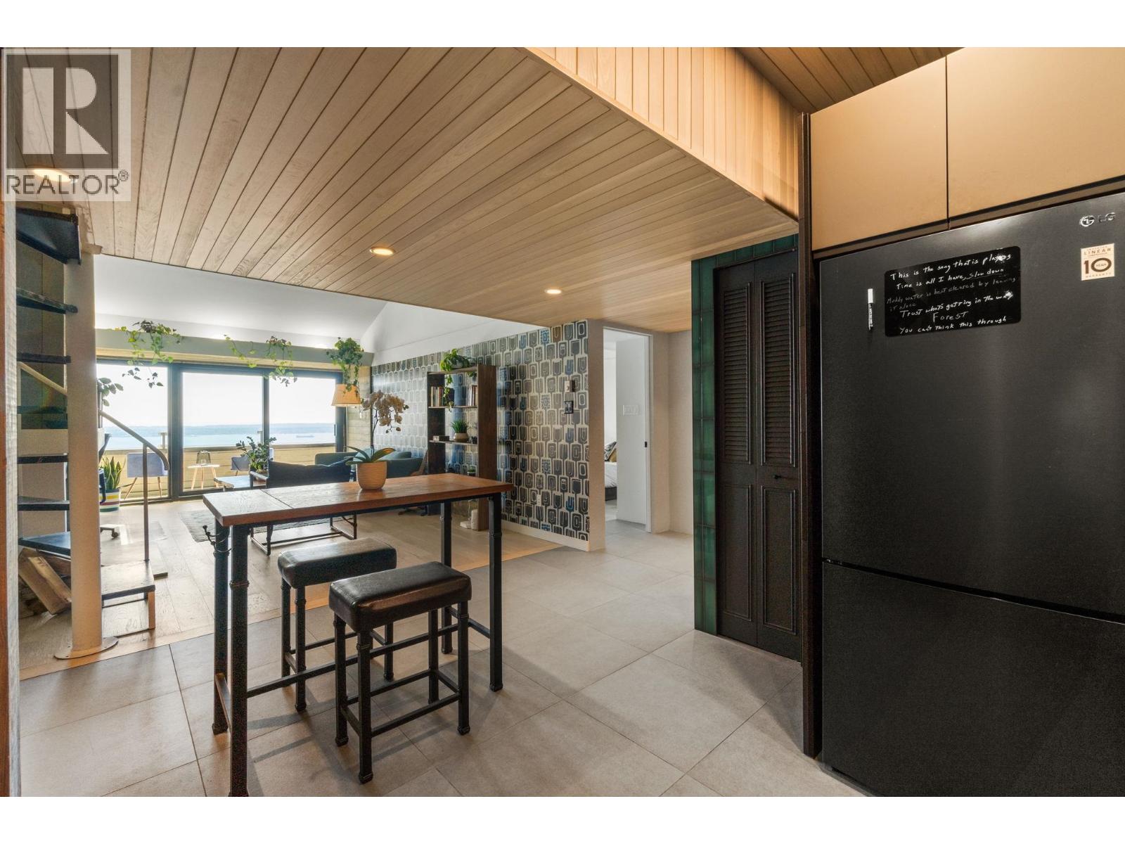 Photo 14 of 73 2212 Folkestone Way, West Vancouver BC