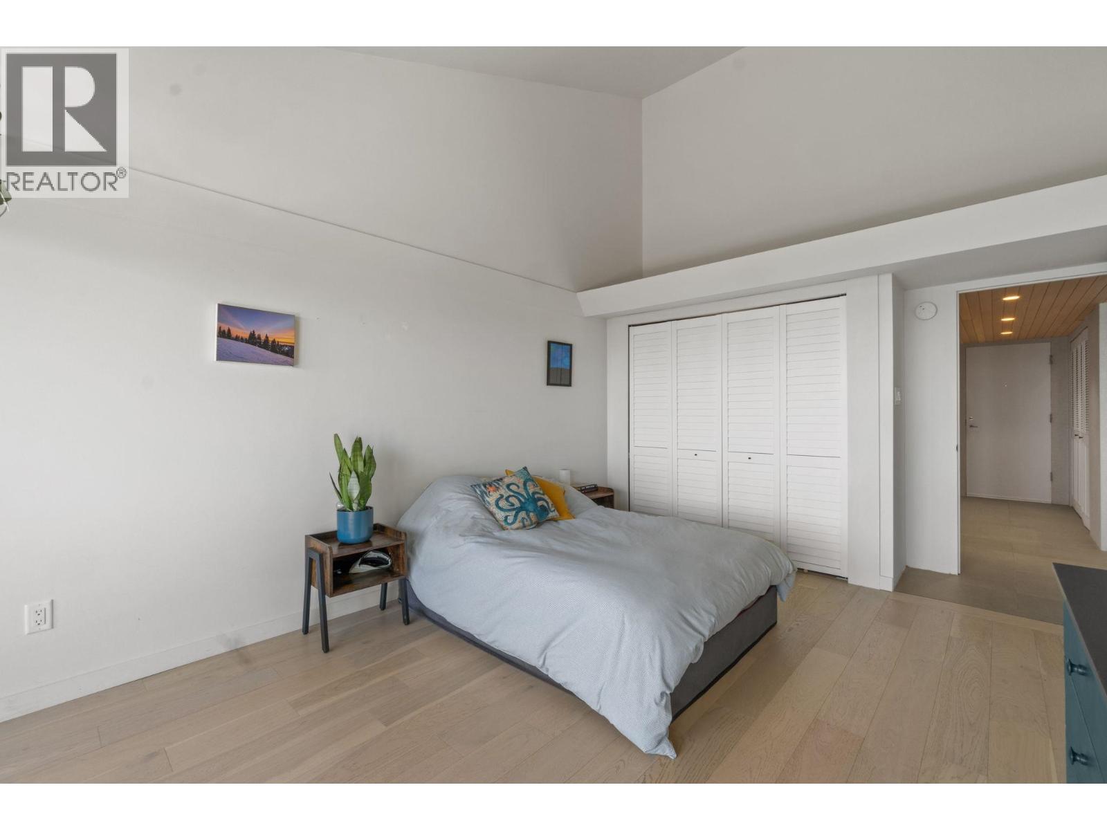 Photo 25 of 73 2212 Folkestone Way, West Vancouver BC