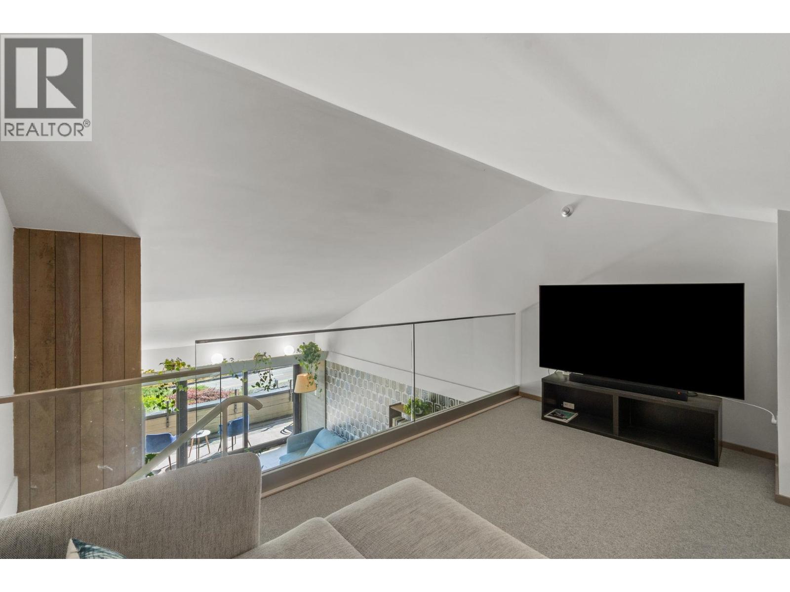 Photo 26 of 73 2212 Folkestone Way, West Vancouver BC