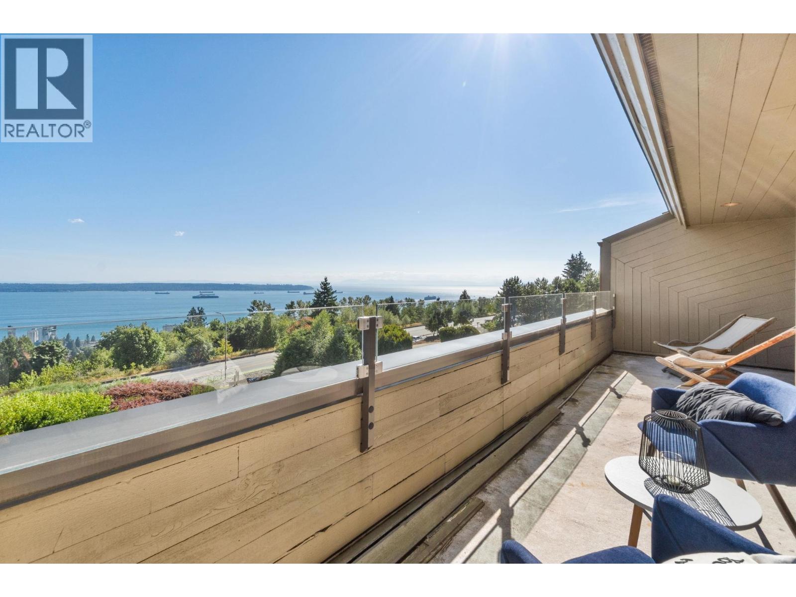 Photo 29 of 73 2212 Folkestone Way, West Vancouver BC