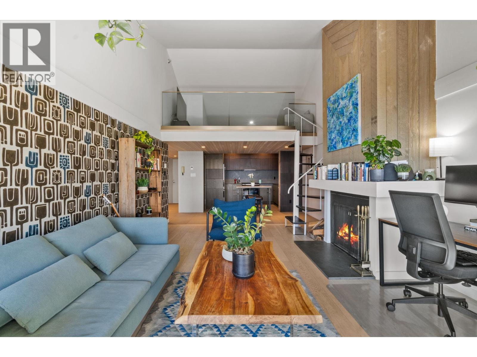 Photo 3 of 73 2212 Folkestone Way, West Vancouver BC