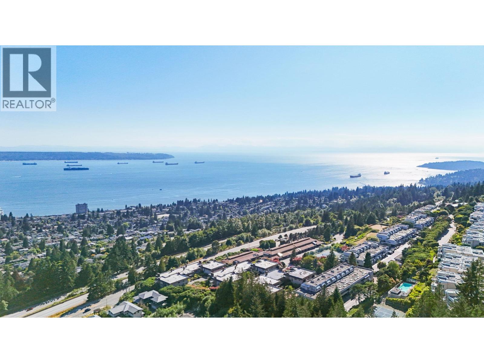 Photo 33 of 73 2212 Folkestone Way, West Vancouver BC