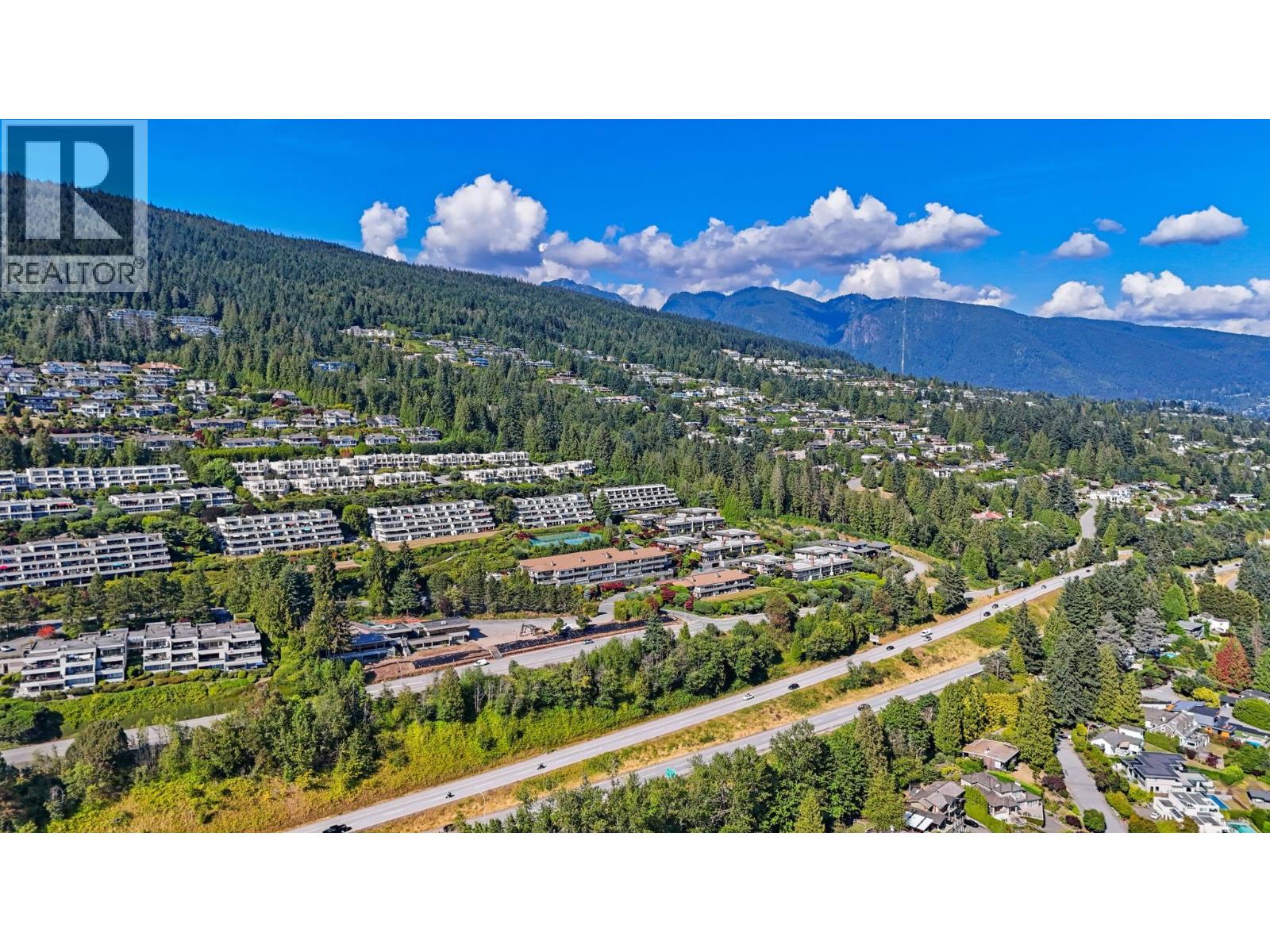 Photo 36 of 73 2212 Folkestone Way, West Vancouver BC