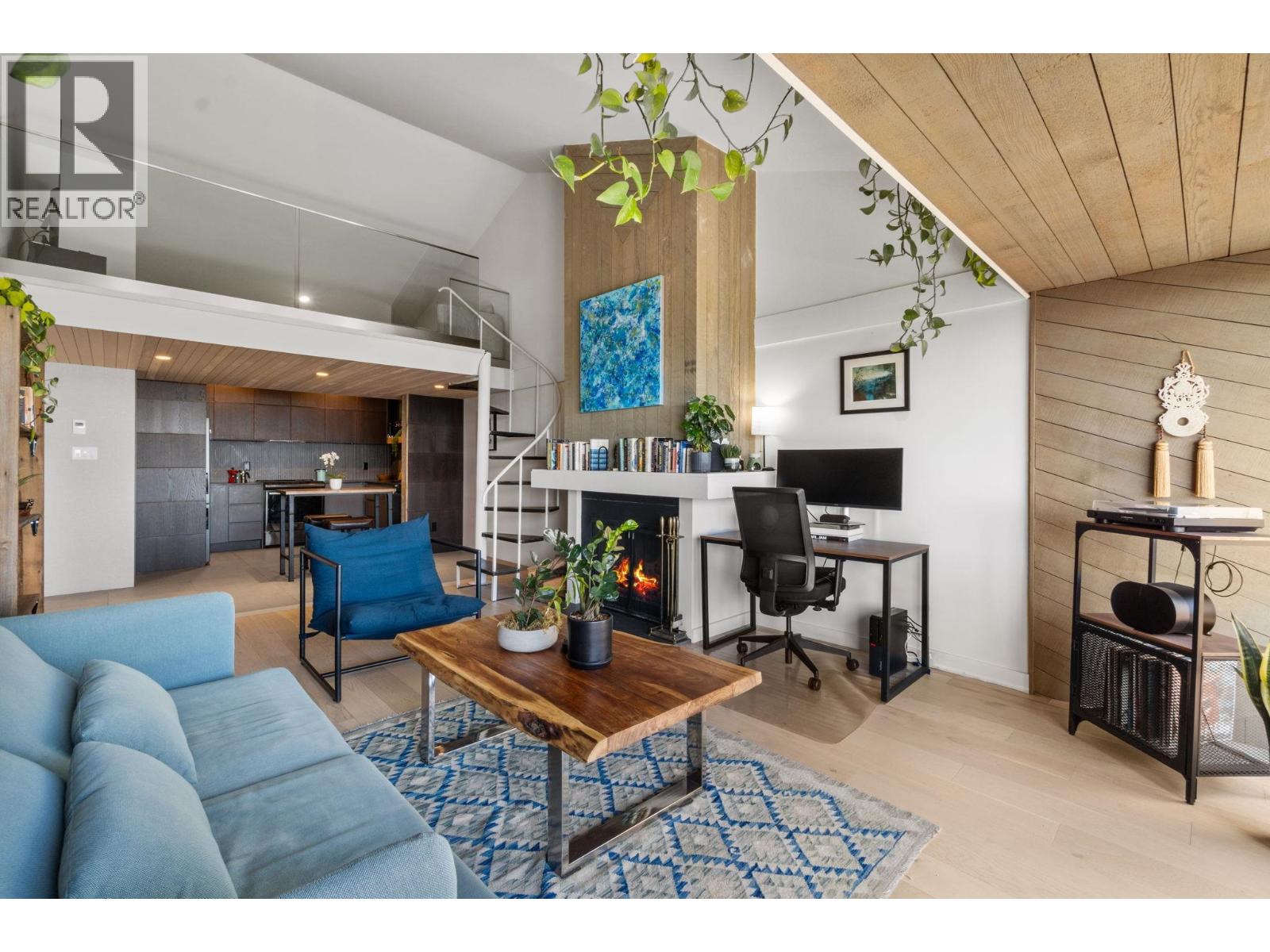 Photo 4 of 73 2212 Folkestone Way, West Vancouver BC