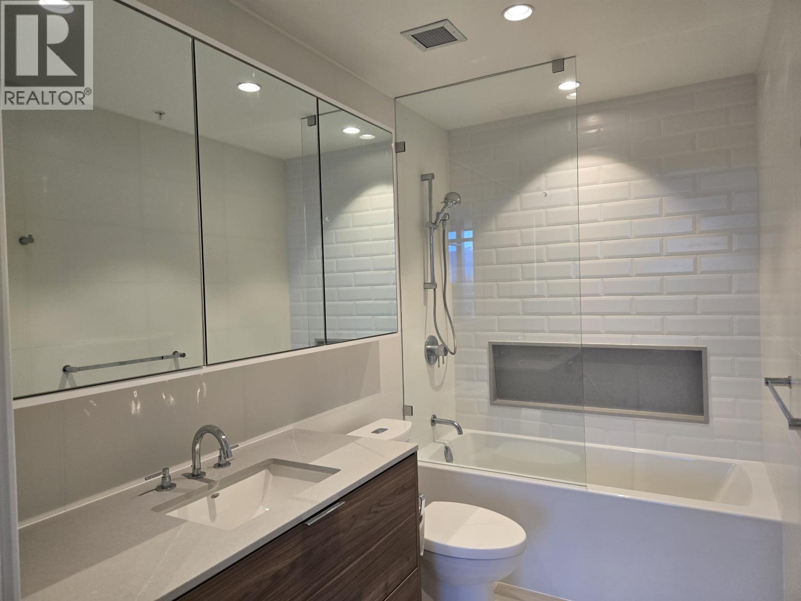 Photo 15 of 1508 1045 Austin Avenue, Coquitlam BC