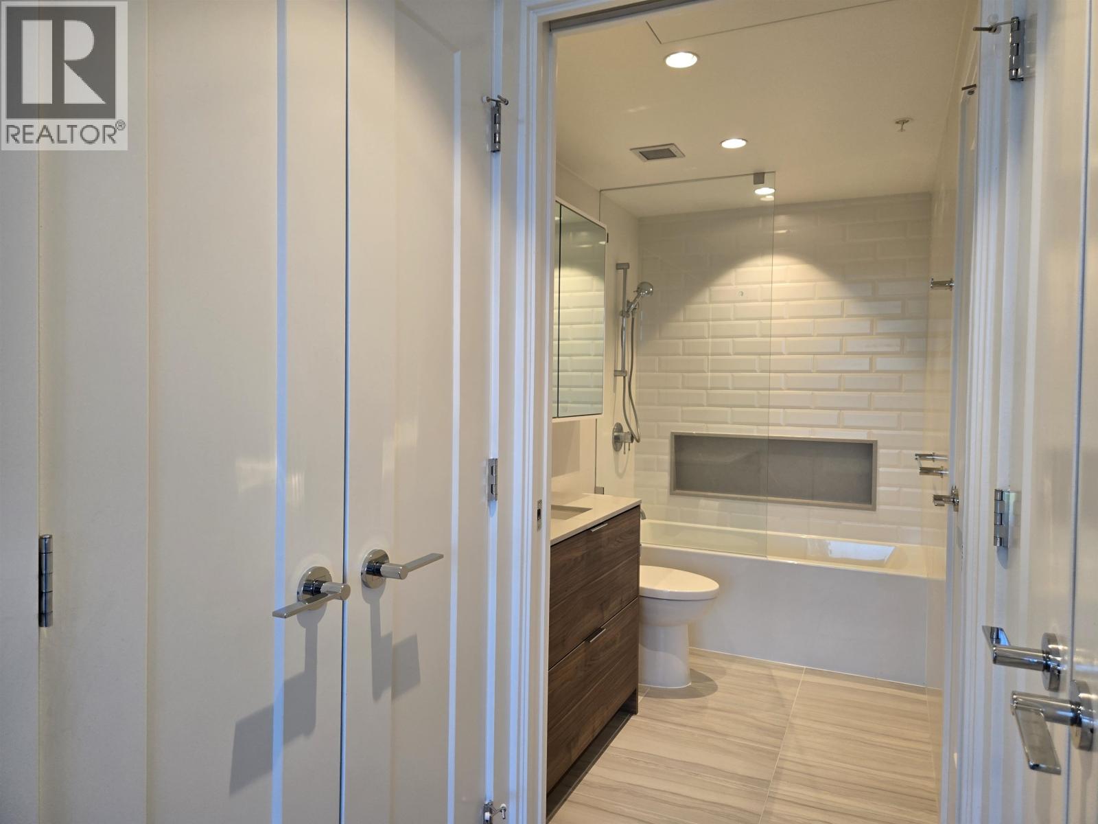 Photo 16 of 1508 1045 Austin Avenue, Coquitlam BC