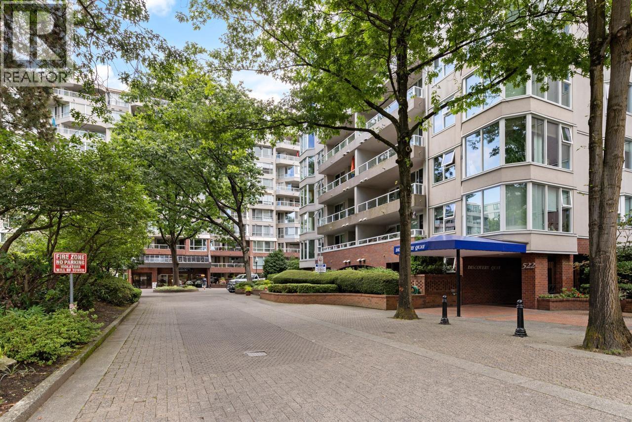 Photo 2 of 908 518 Moberly Road, Vancouver BC