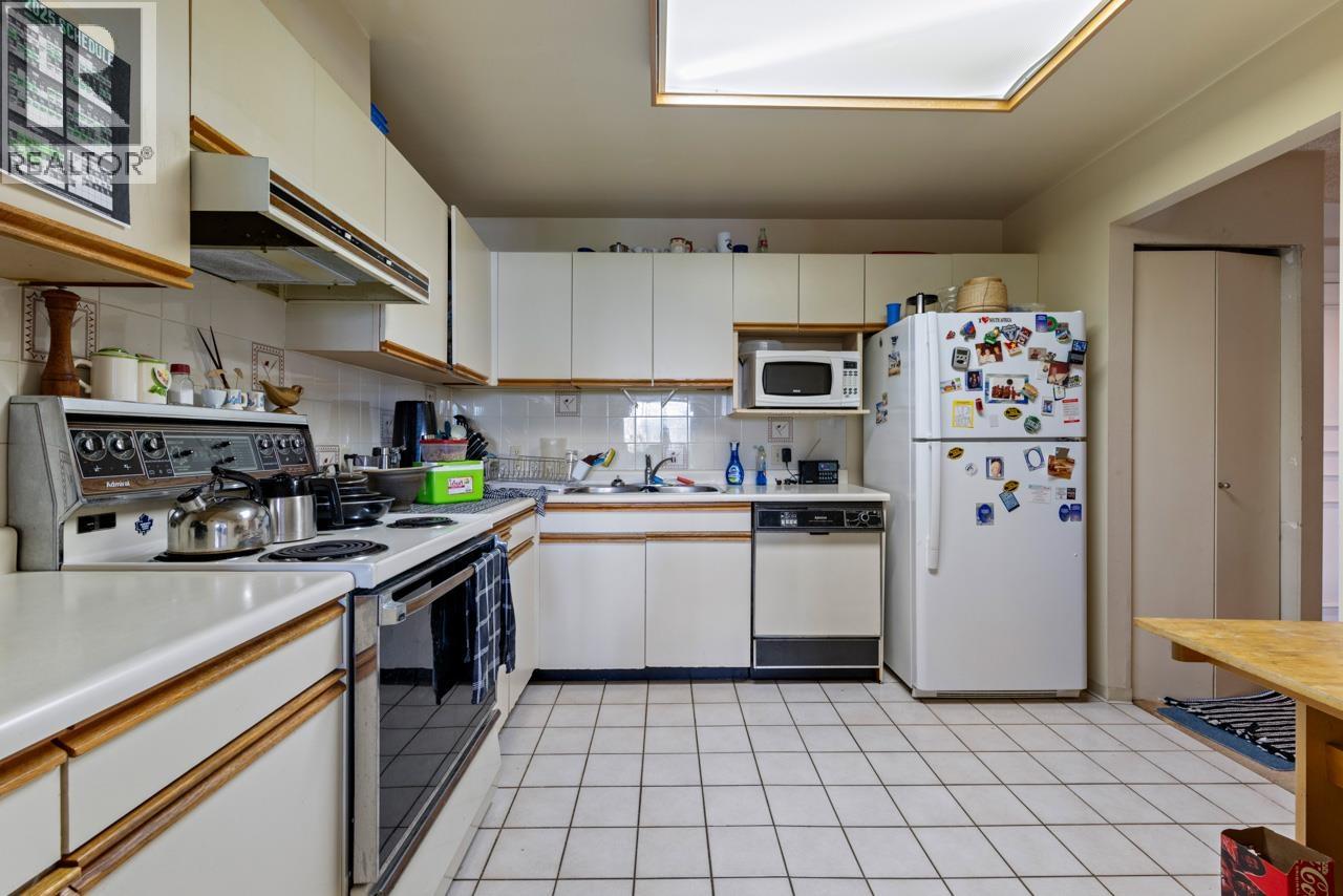 Photo 9 of 908 518 Moberly Road, Vancouver BC