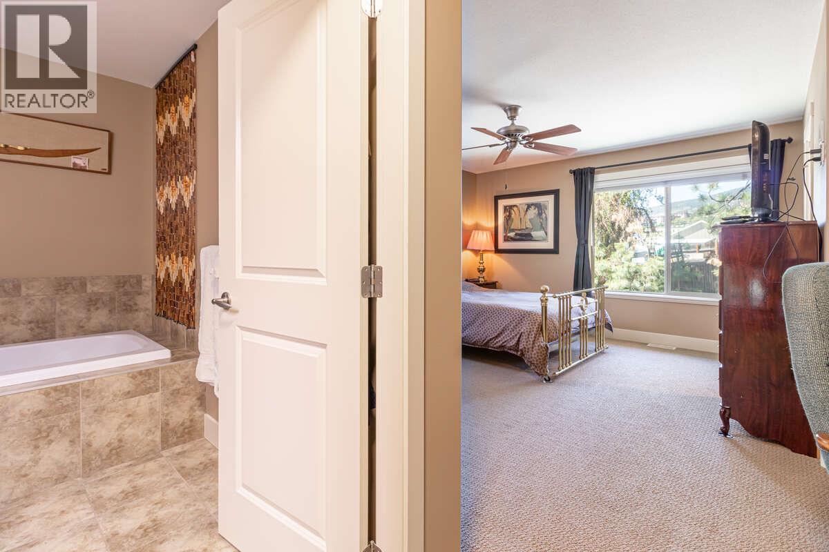 5 3359 Cougar Road, West Kelowna