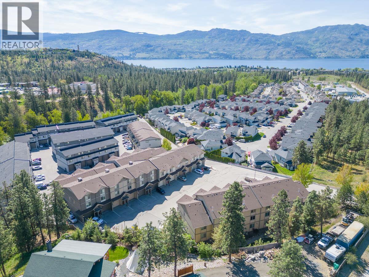 5 3359 Cougar Road, West Kelowna