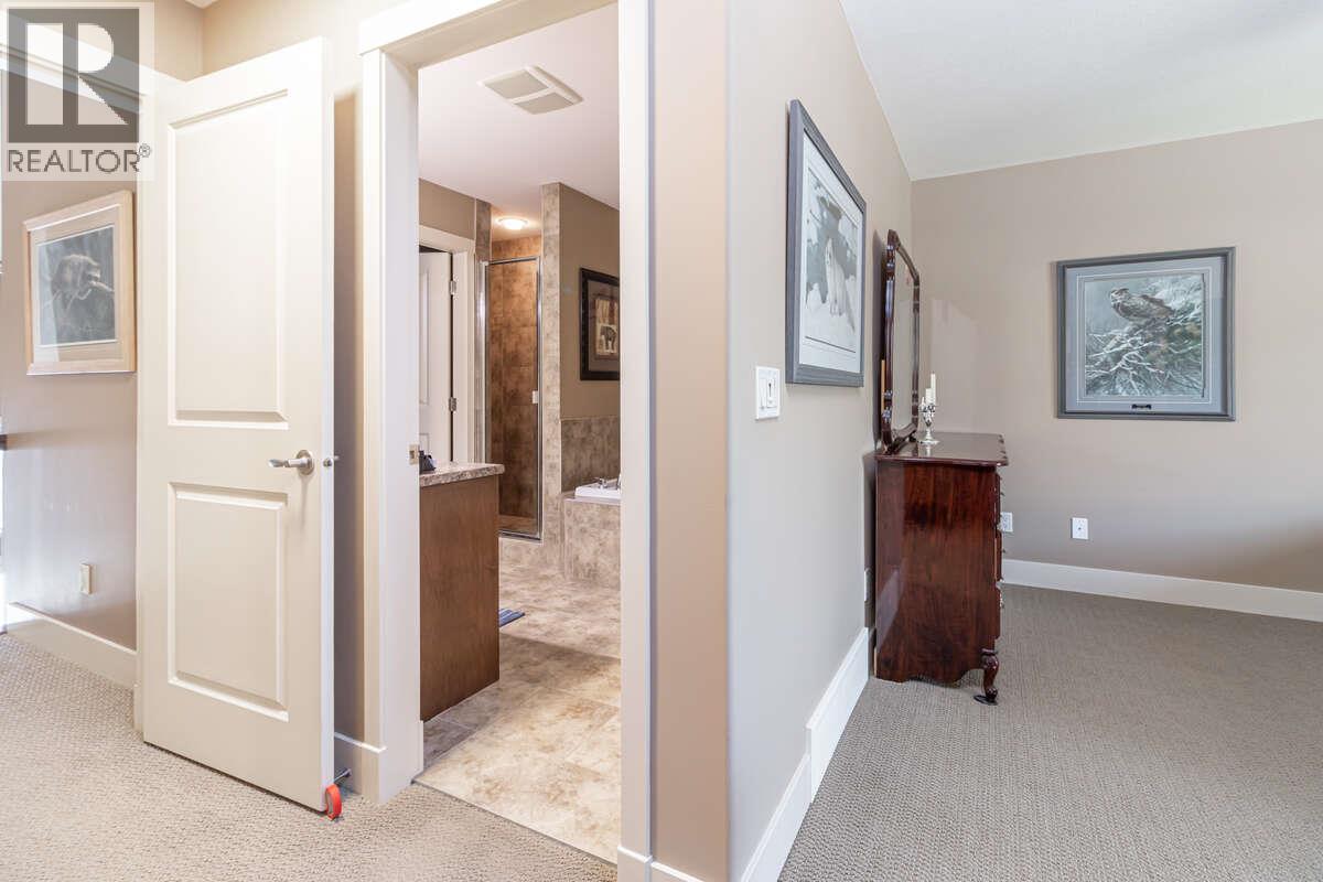 5 3359 Cougar Road, West Kelowna